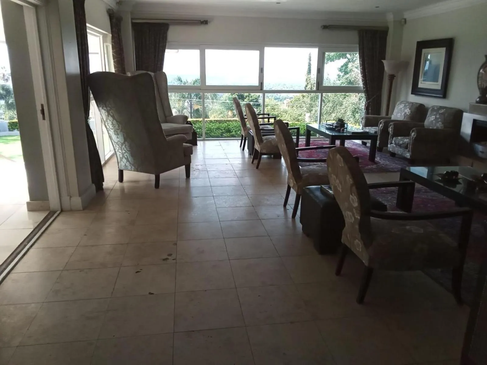 Communal lounge/ TV room in 131 on Herbert Baker Boutique Hotel