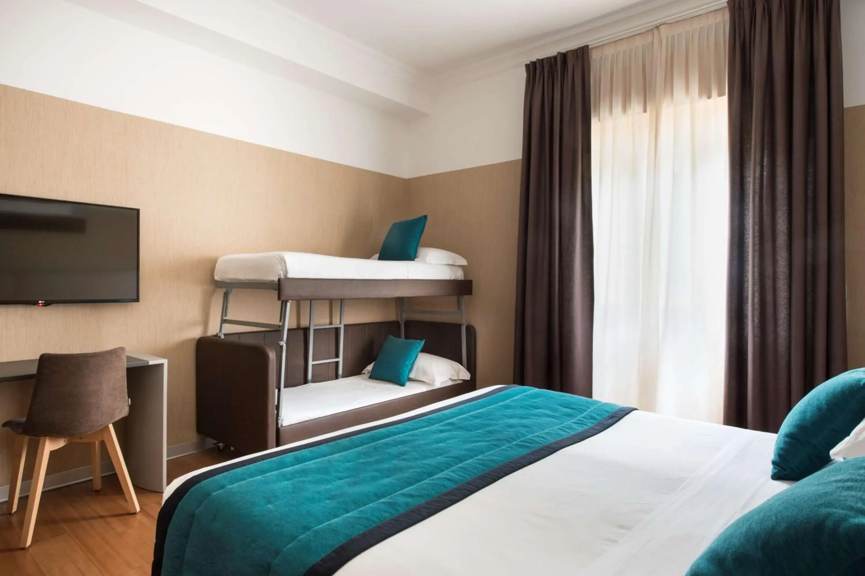 Photo of the whole room, Bed in Best Western Plus City Hotel Photo of the whole room, Bed in Best Western Plus City Hotel