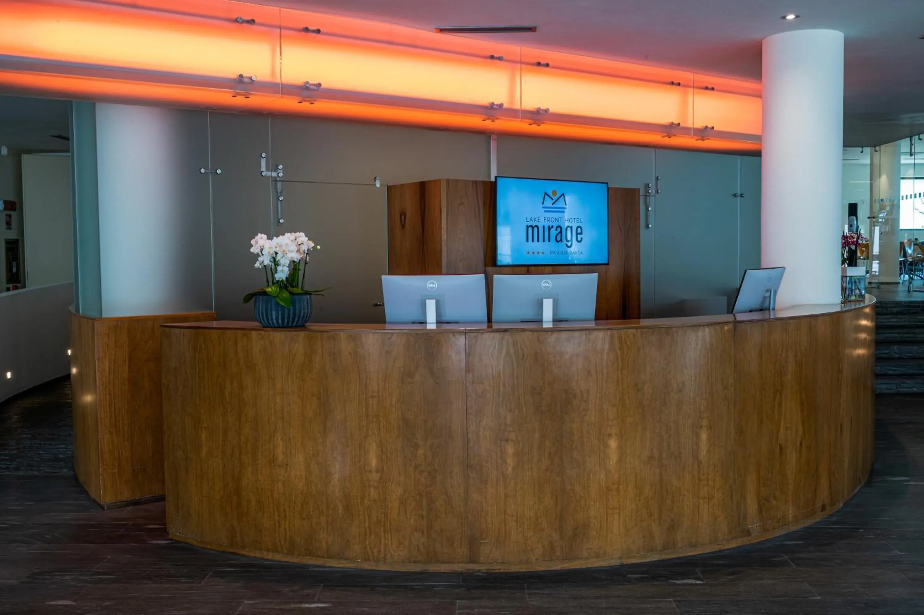 Lobby or reception in Lake Front Hotel Mirage Lobby or reception in Lake Front Hotel Mirage