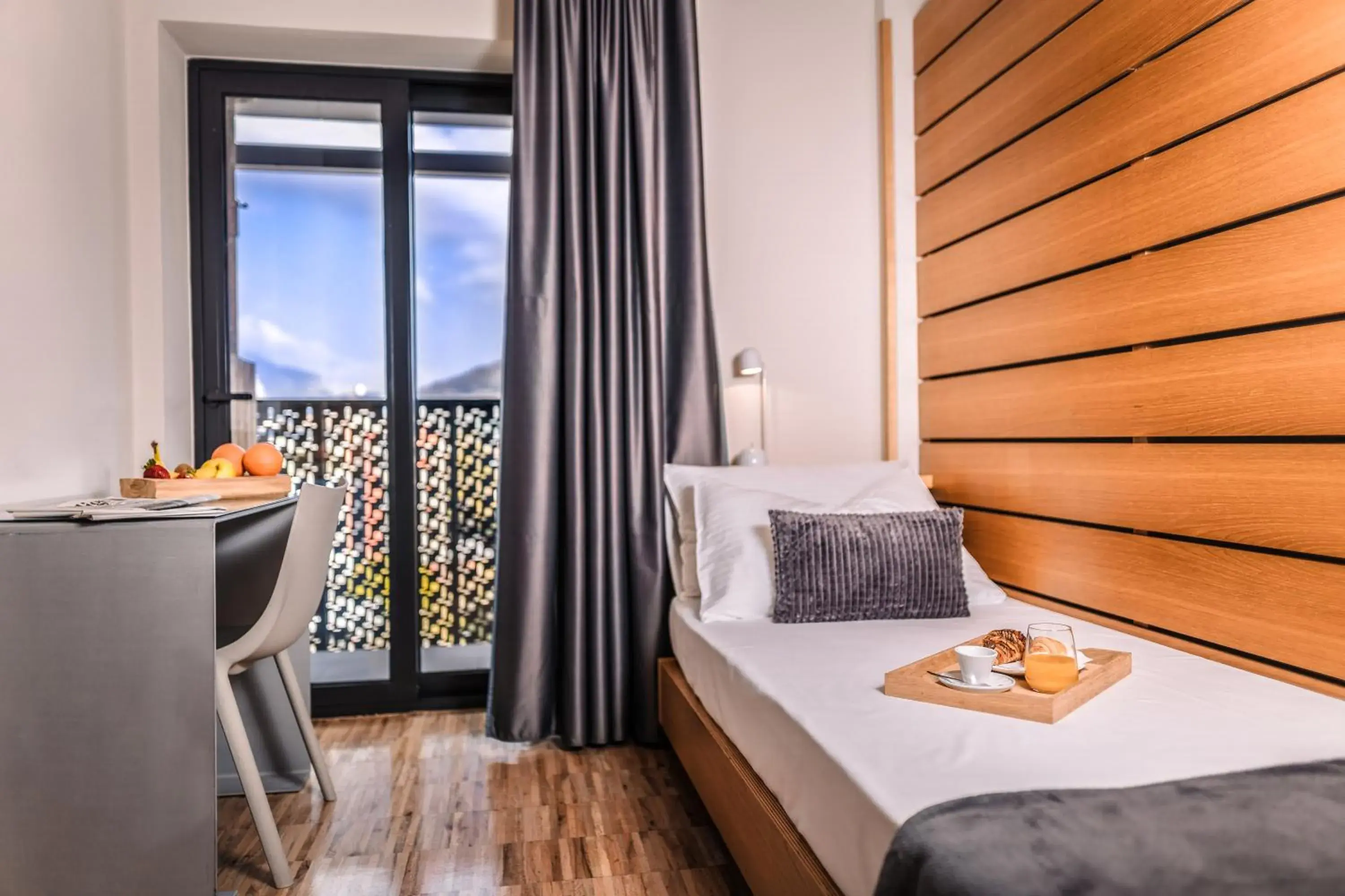 Bed in Lake Front Hotel Mirage Bed in Lake Front Hotel Mirage