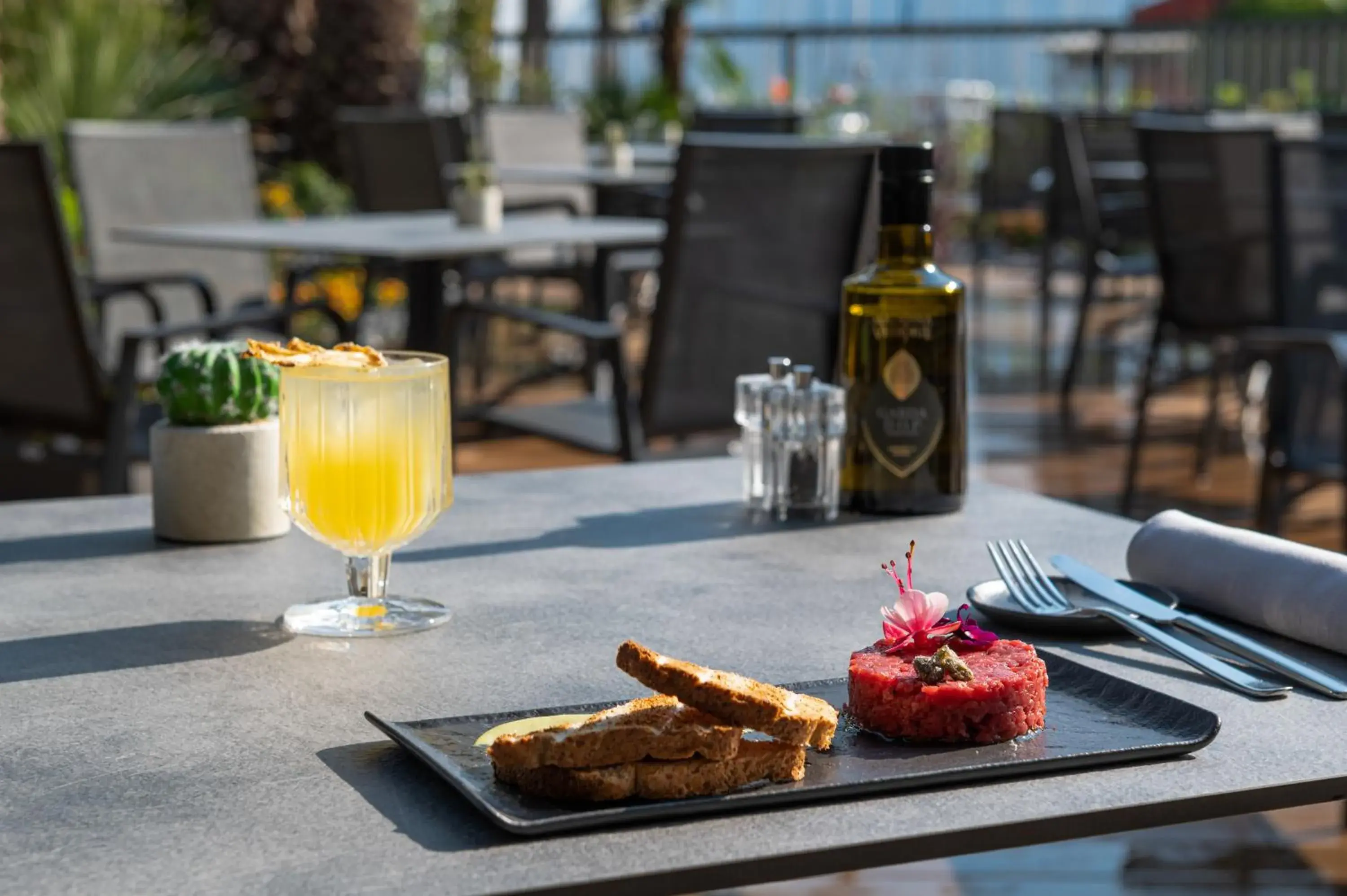 Lounge or bar in Lake Front Hotel Mirage Lounge or bar in Lake Front Hotel Mirage