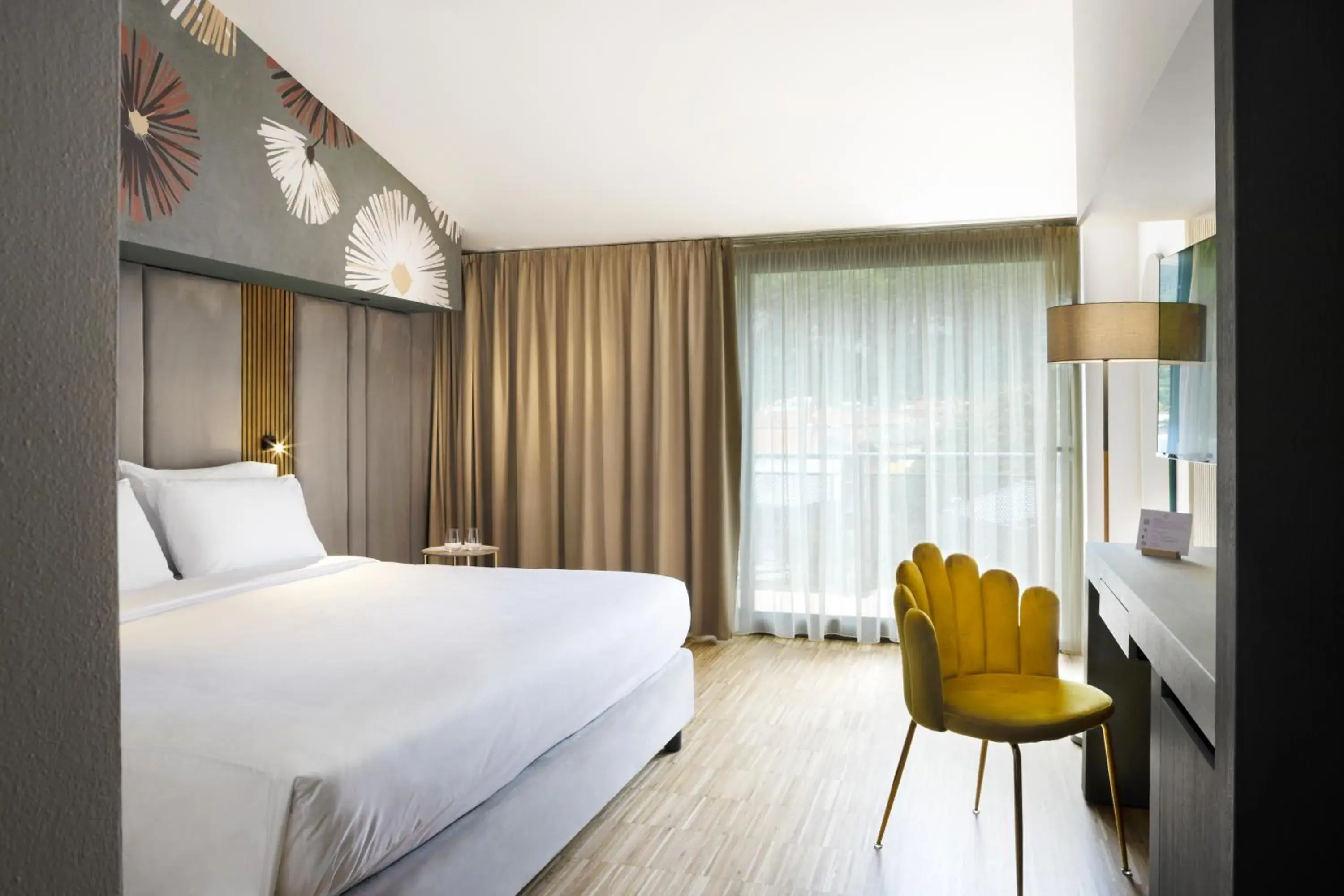 Deluxe Double Room with Balcony in Astoria Resort Deluxe Double Room with Balcony in Astoria Resort