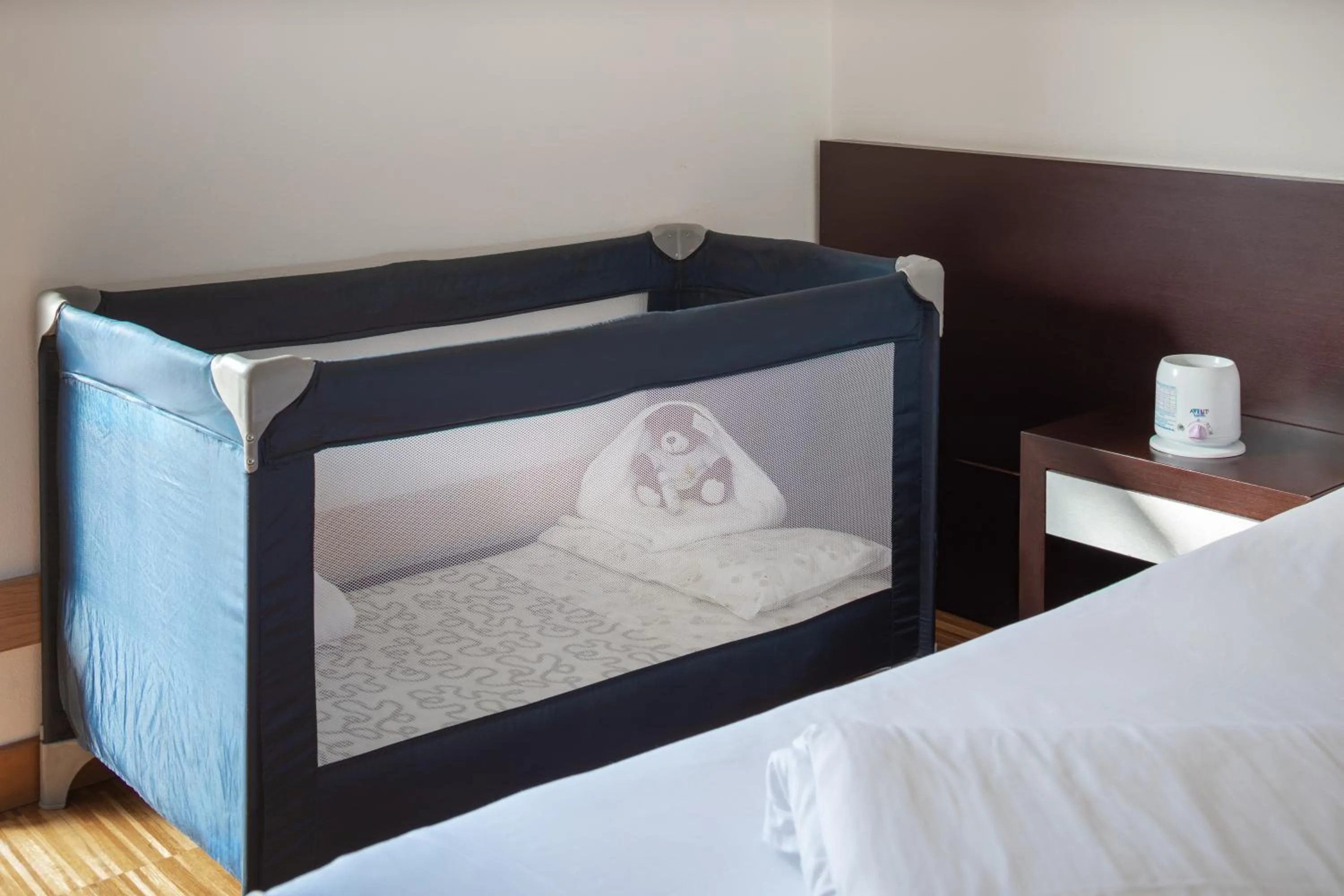 Photo of the whole room, Bed in Astoria Resort