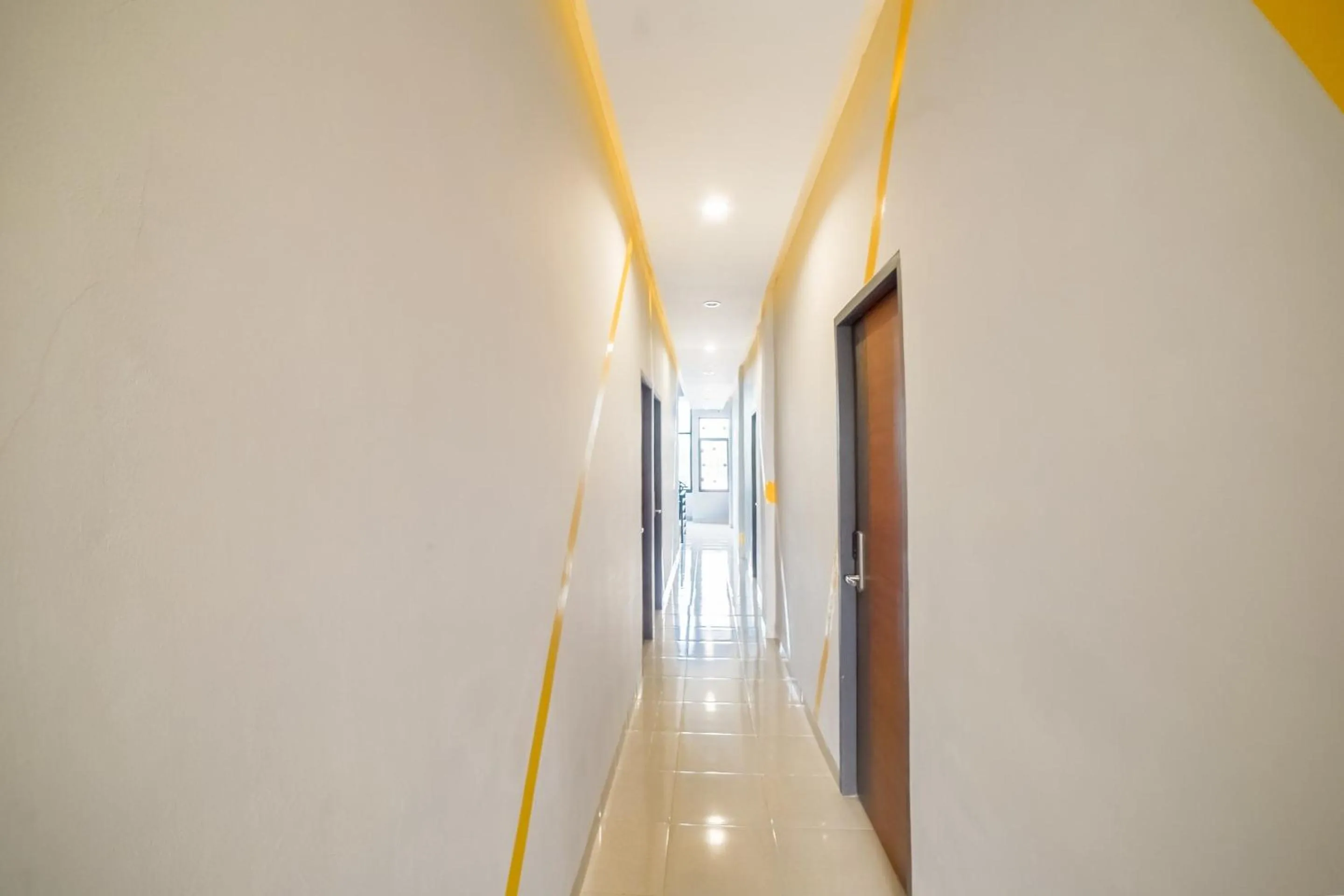 Lobby or reception in Capital O 90874 Millenium Inn 2