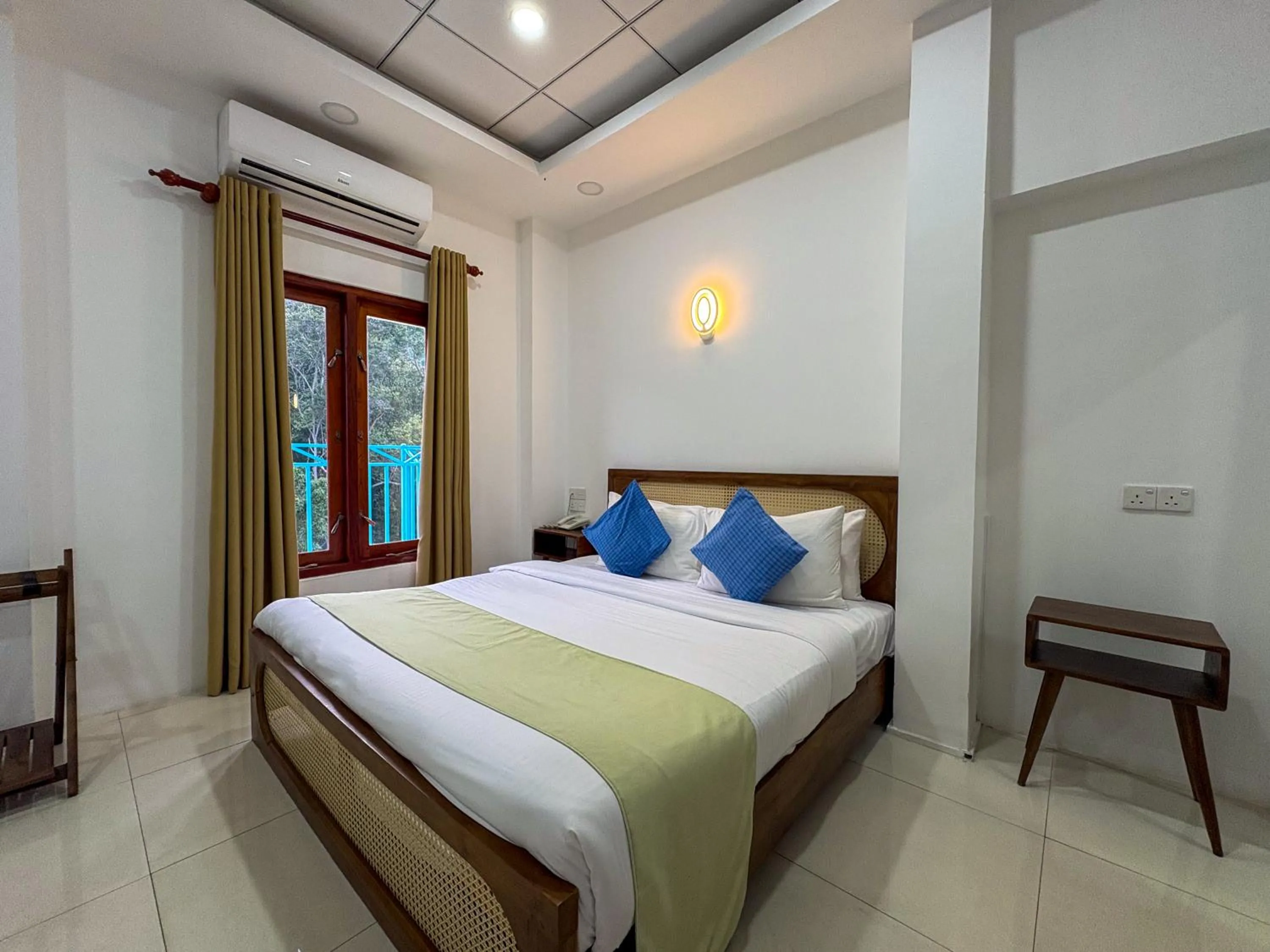 Photo of the whole room, Bed in Moi Ella by DBI