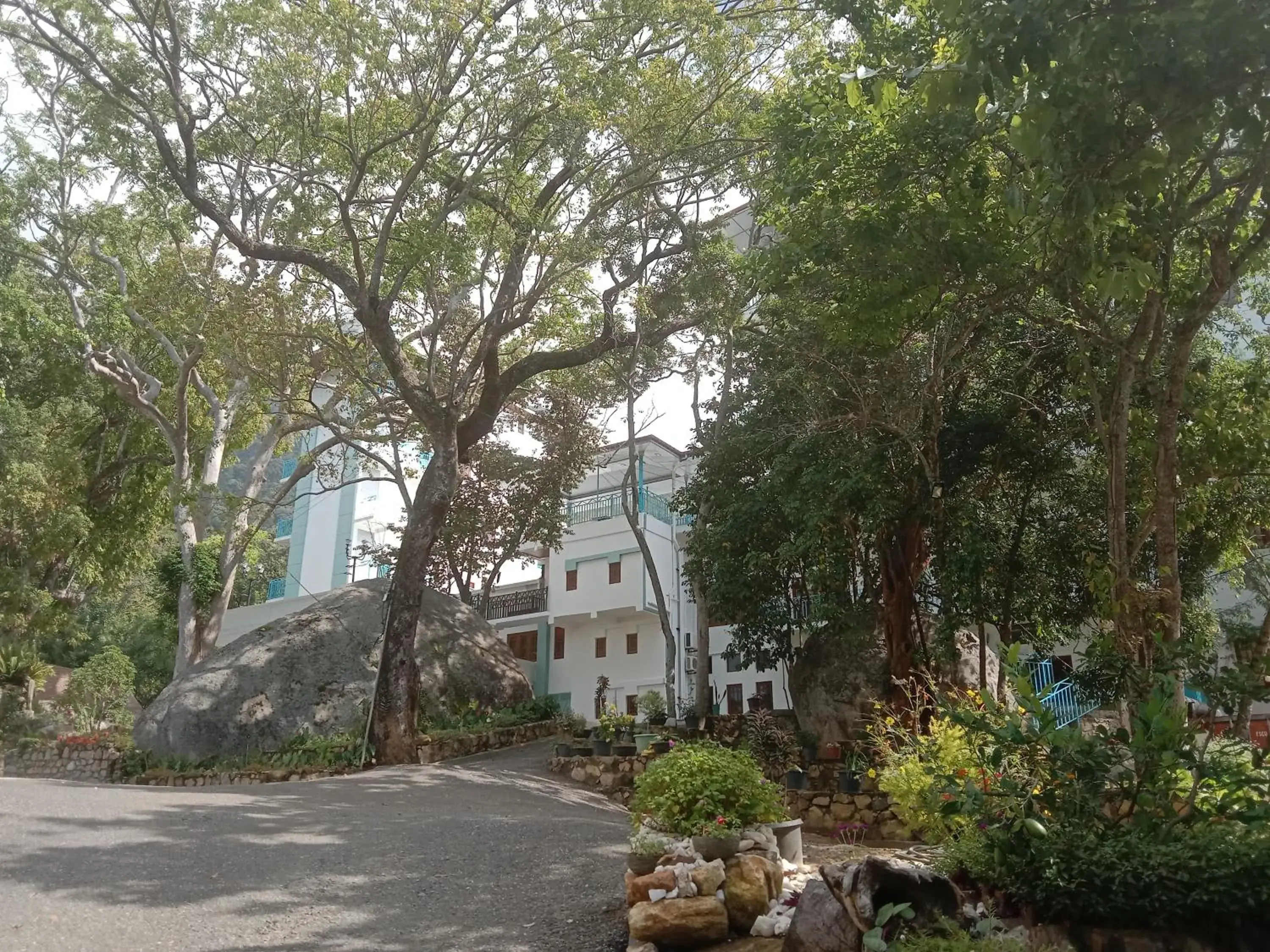 Property building in Moi Ella by DBI Property building in Moi Ella by DBI