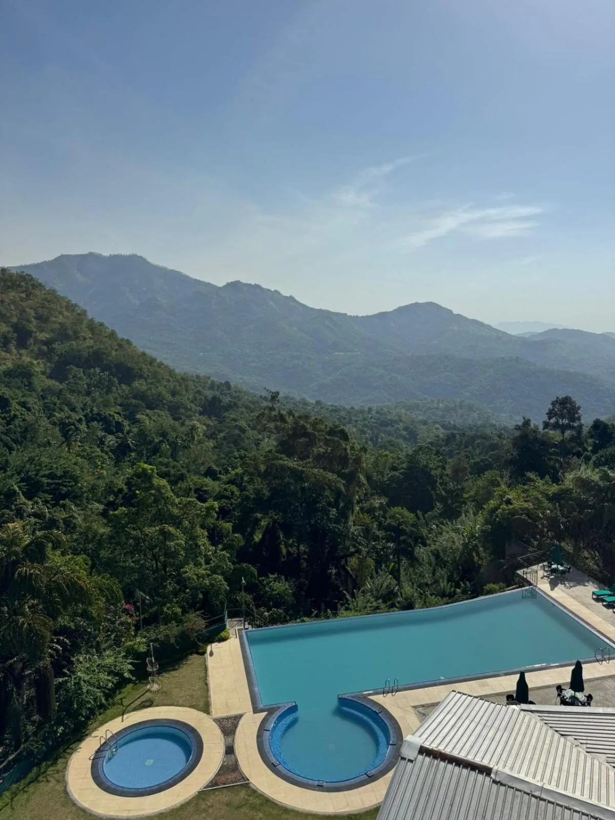 Mountain view in Moi Ella by DBI