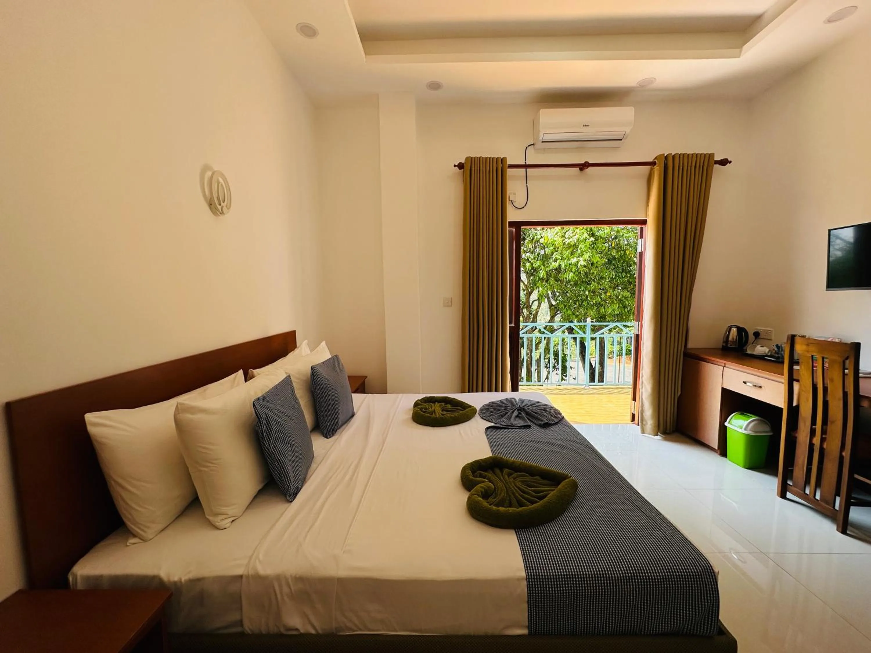 Communal lounge/ TV room, Bed in Moi Ella by DBI