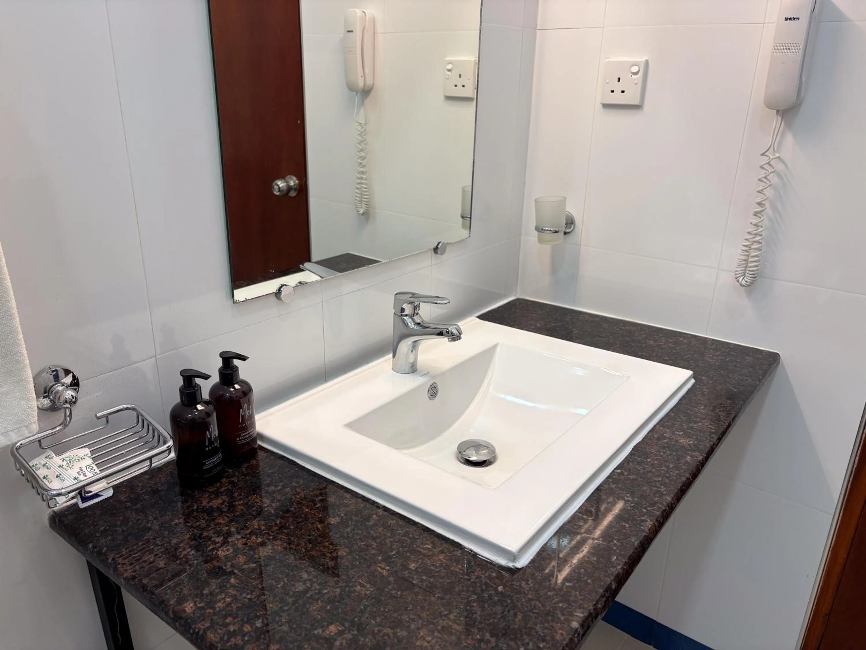 Bathroom in Moi Ella by DBI