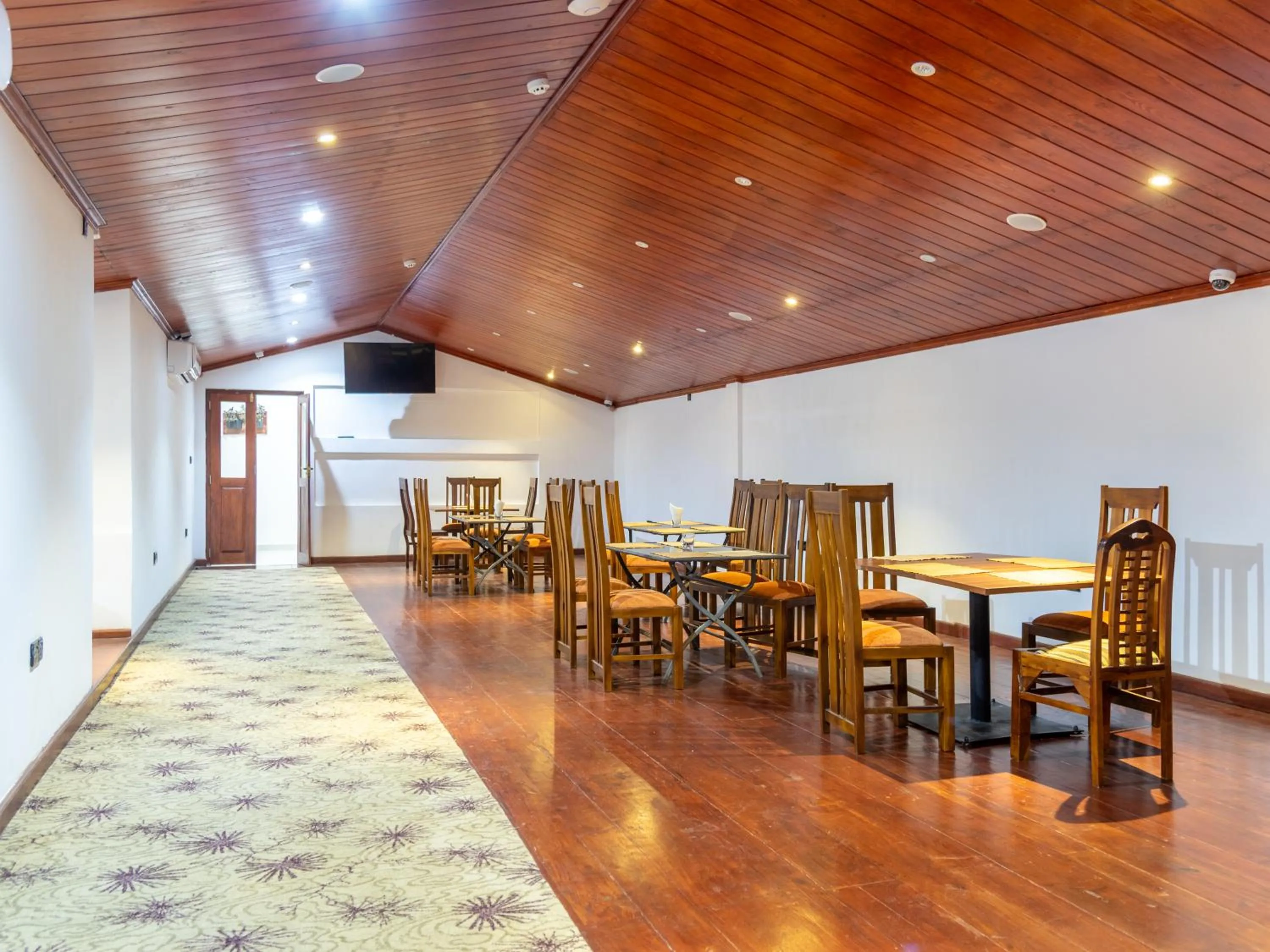 Restaurant/places to eat in Moi Ella by DBI