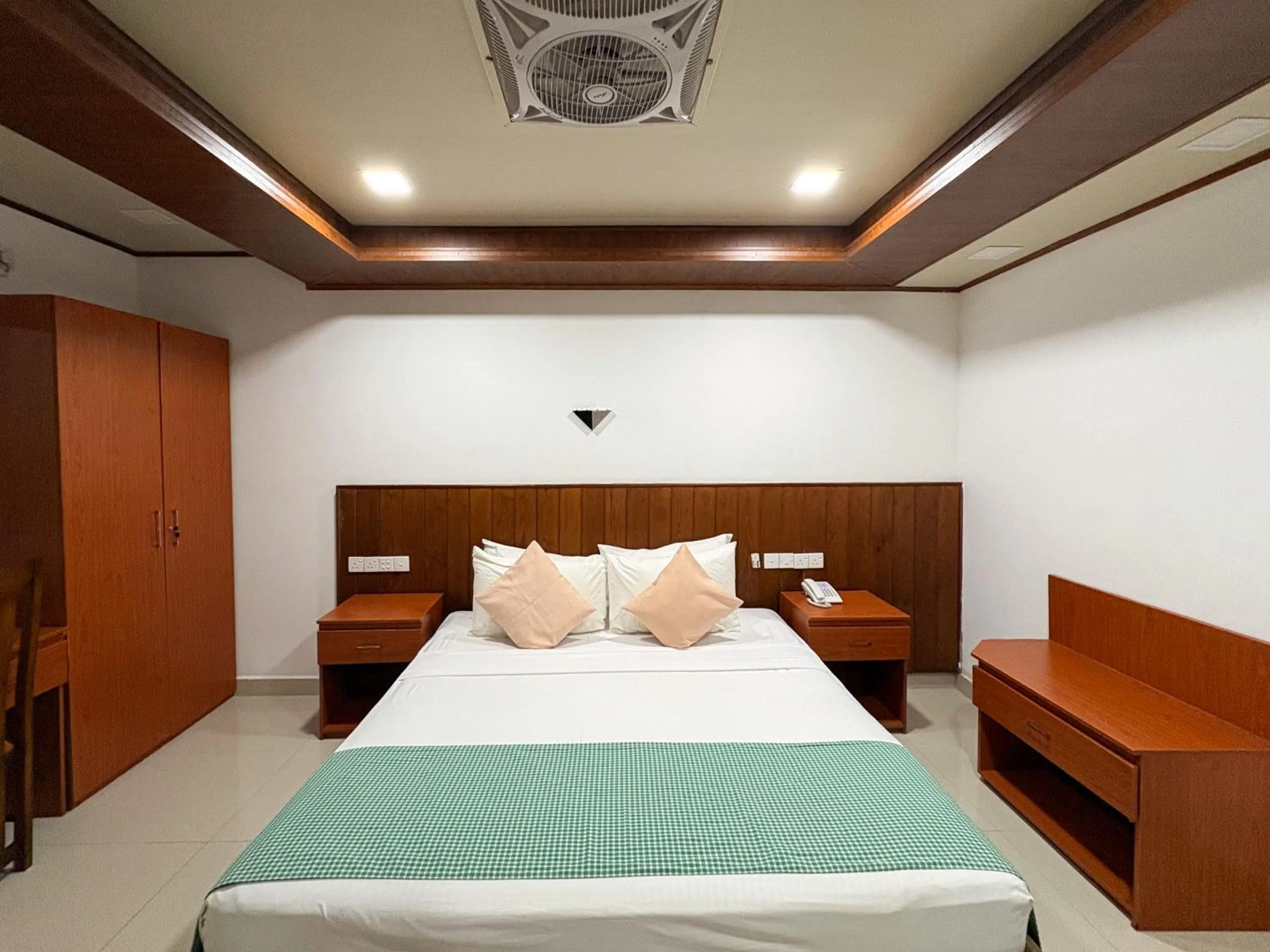 Photo of the whole room, Bed in Moi Ella by DBI