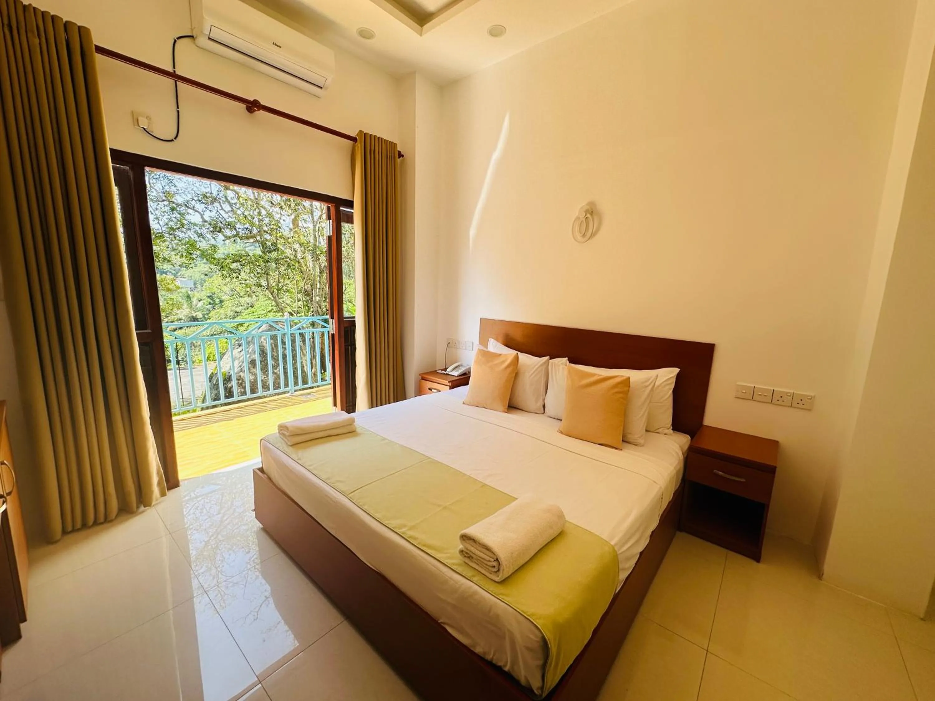 Bed in Moi Ella by DBI