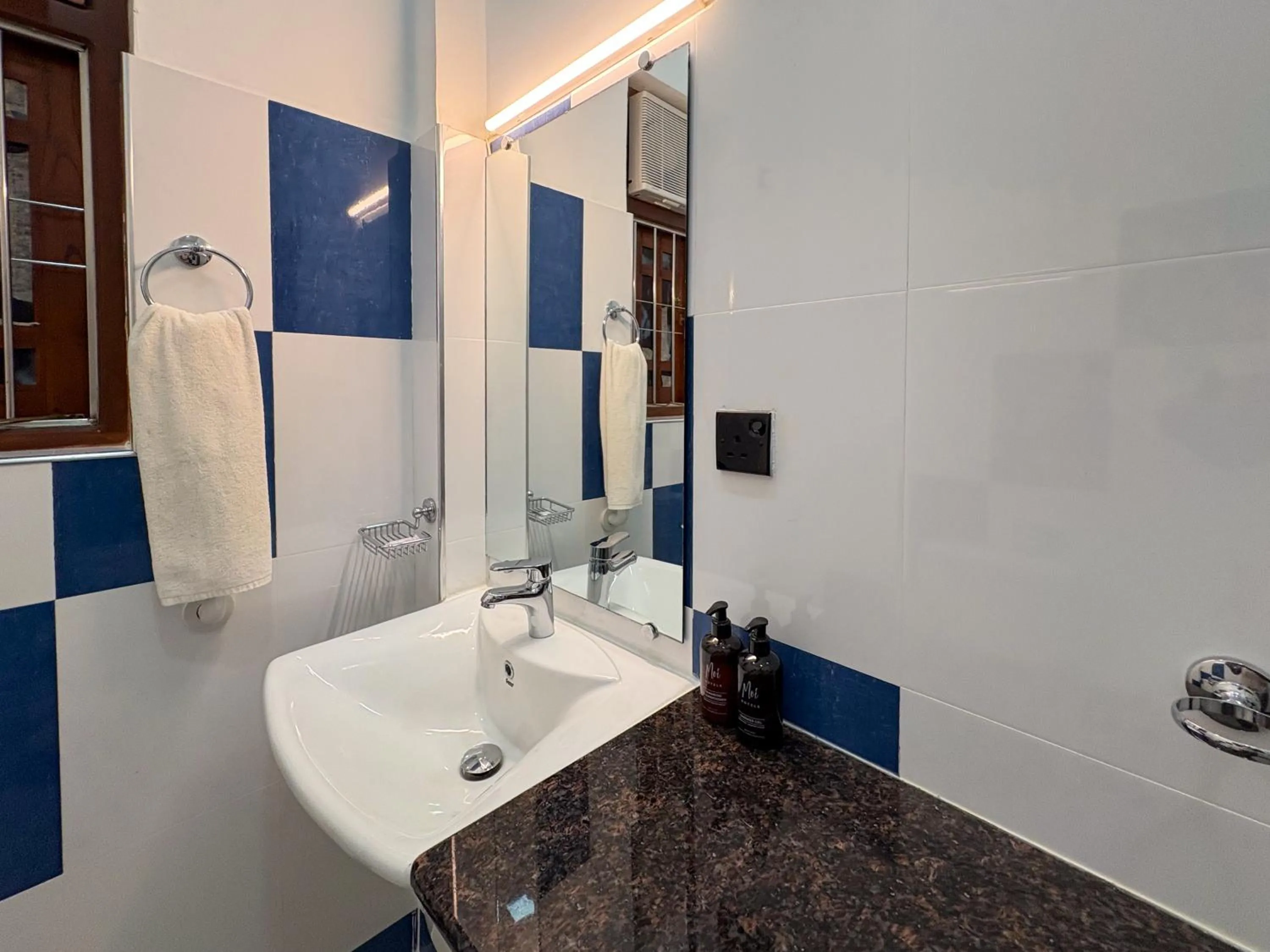 Bathroom in Moi Ella by DBI