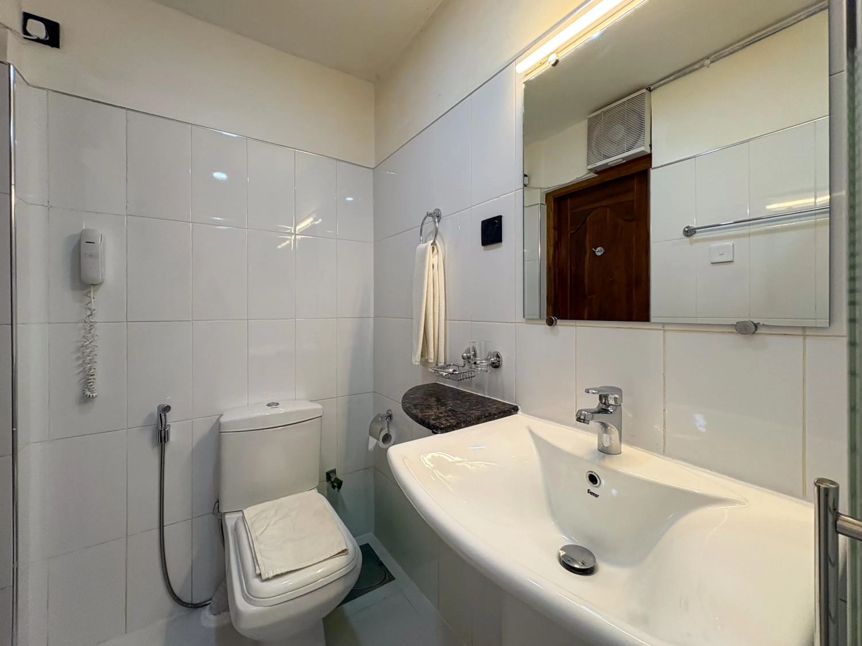 Bathroom in Moi Ella by DBI