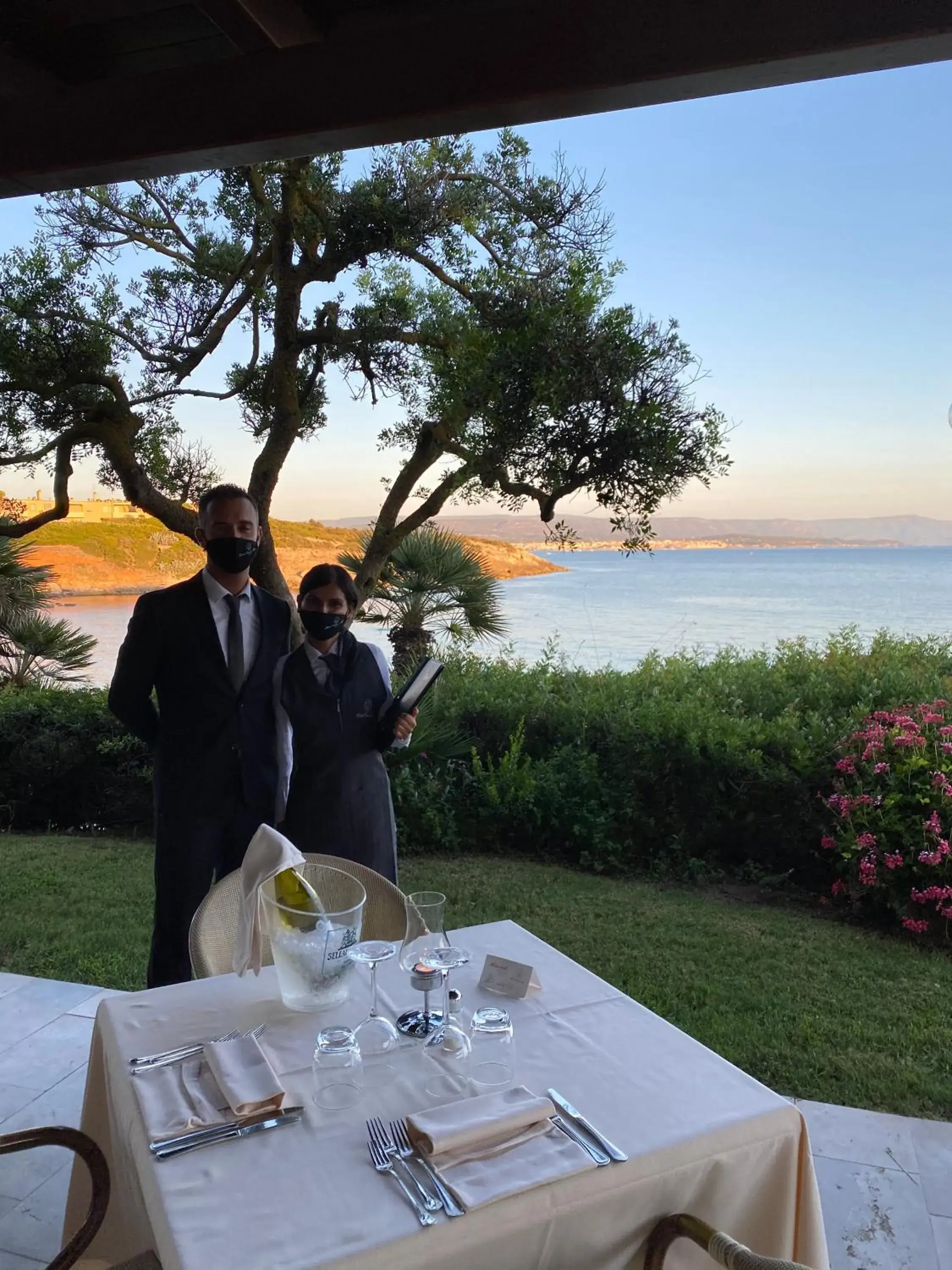 Restaurant/places to eat in Hotel Punta Negra Restaurant/places to eat in Hotel Punta Negra