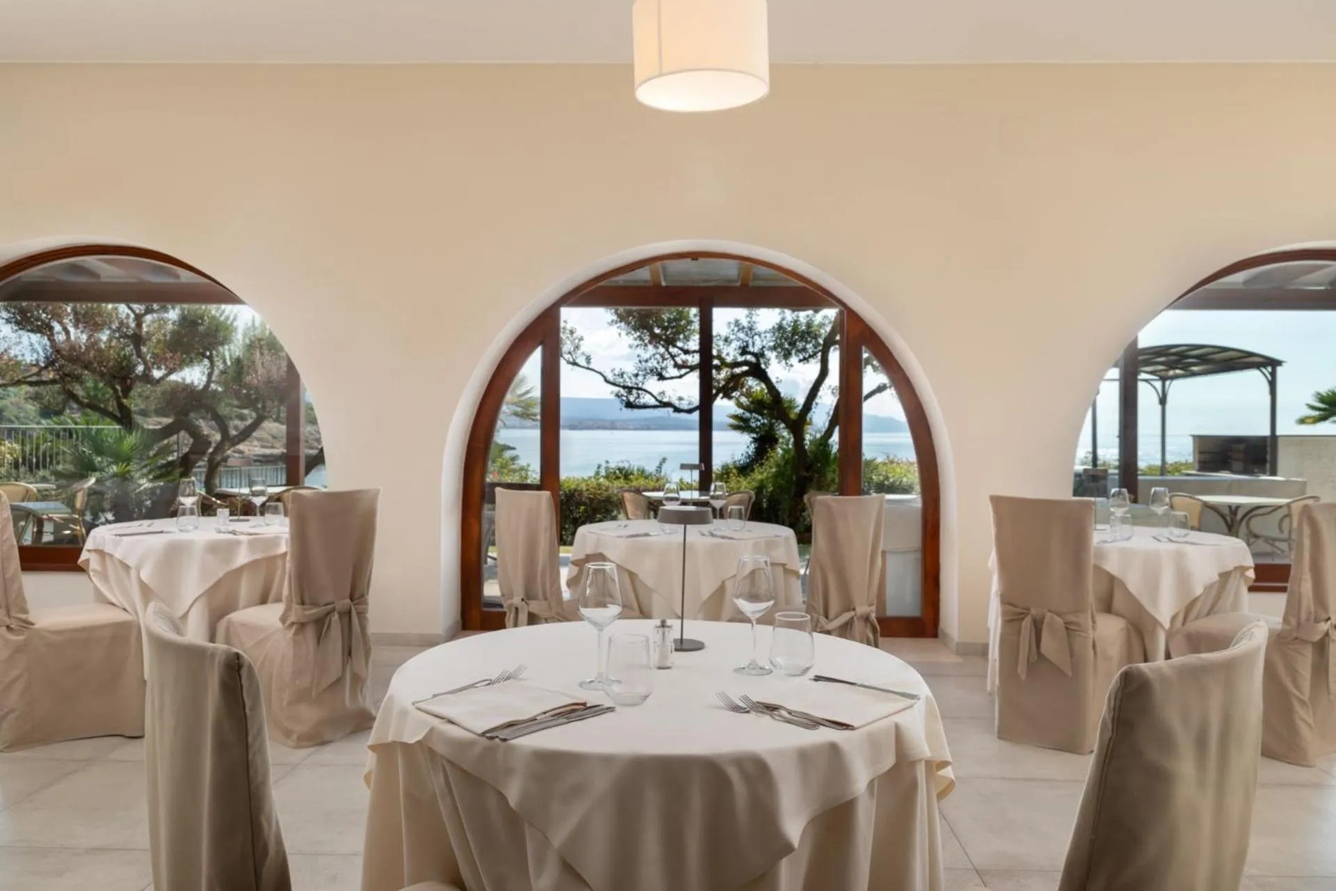 Restaurant/places to eat in Hotel Punta Negra