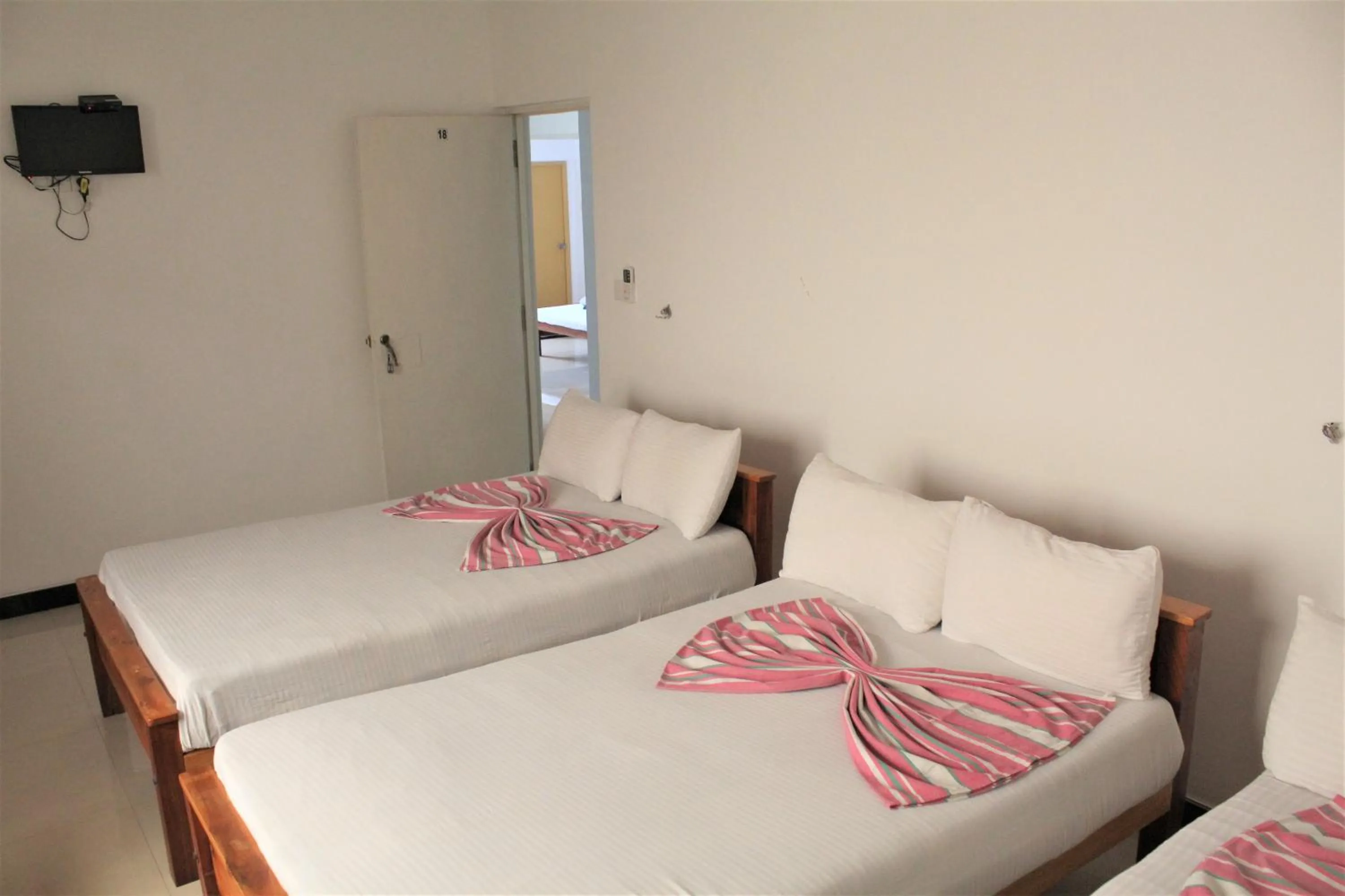 Bedroom, Bed in The Sisara