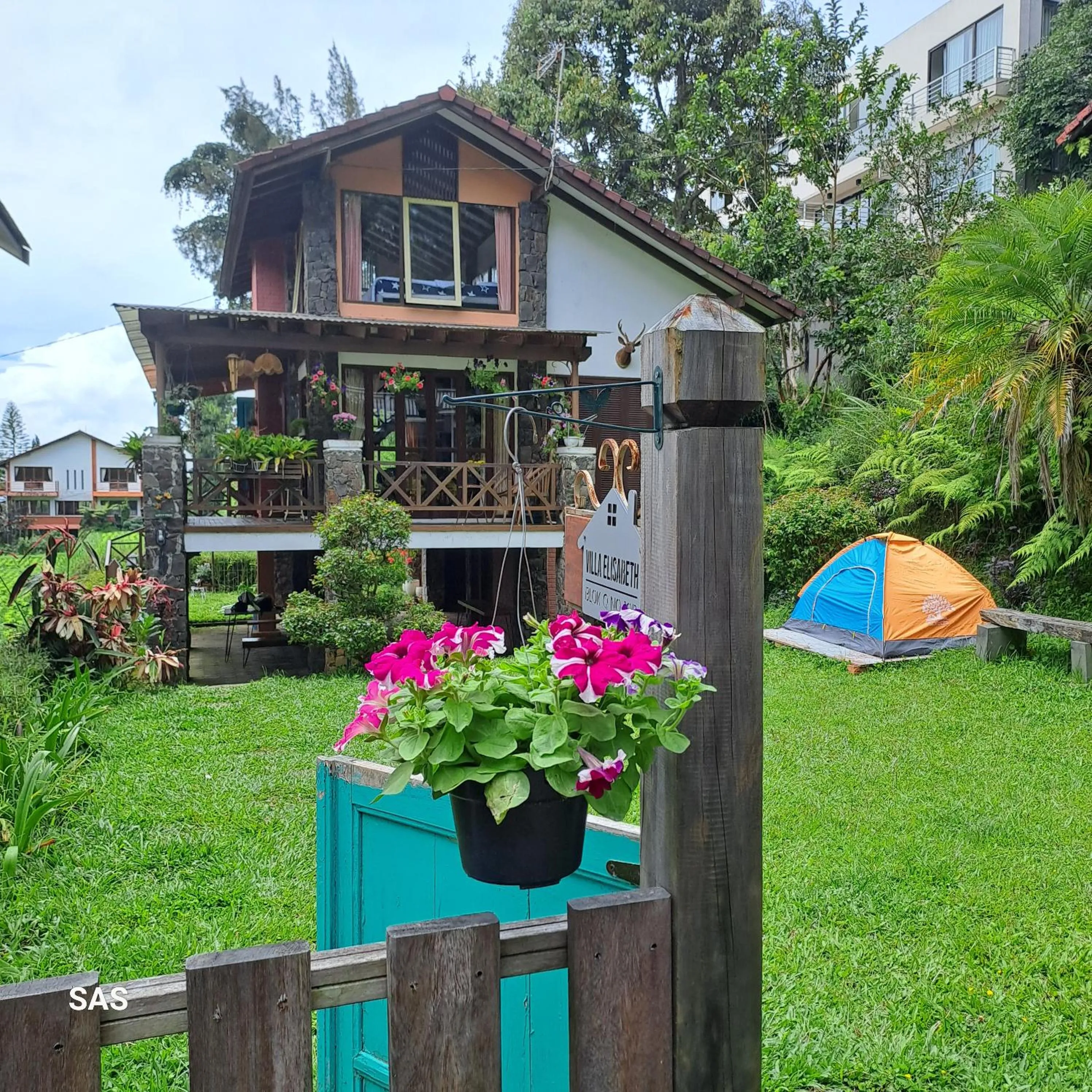 Property building in Villa Elisabeth at Villa Istana Bunga