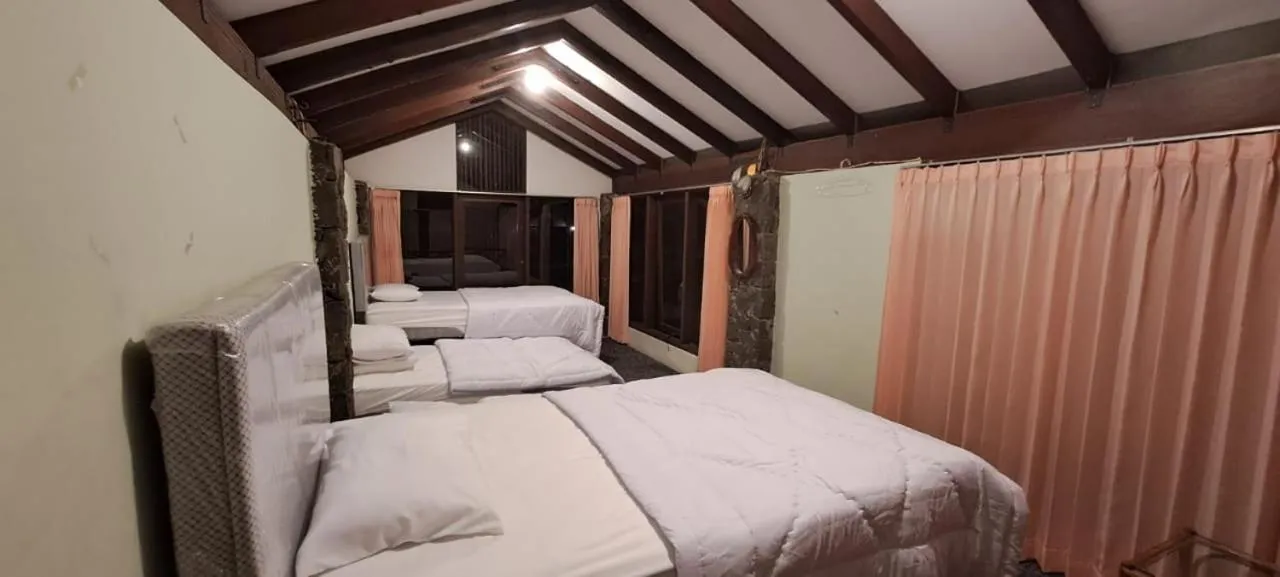 Bedroom, Bed in Villa Elisabeth at Villa Istana Bunga