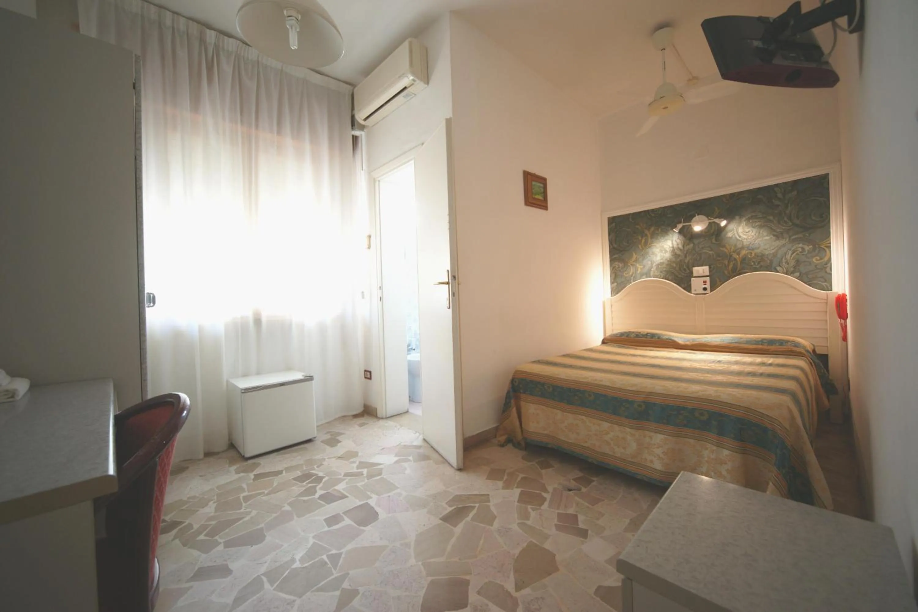 Photo of the whole room, Bed in Hotel Liberty