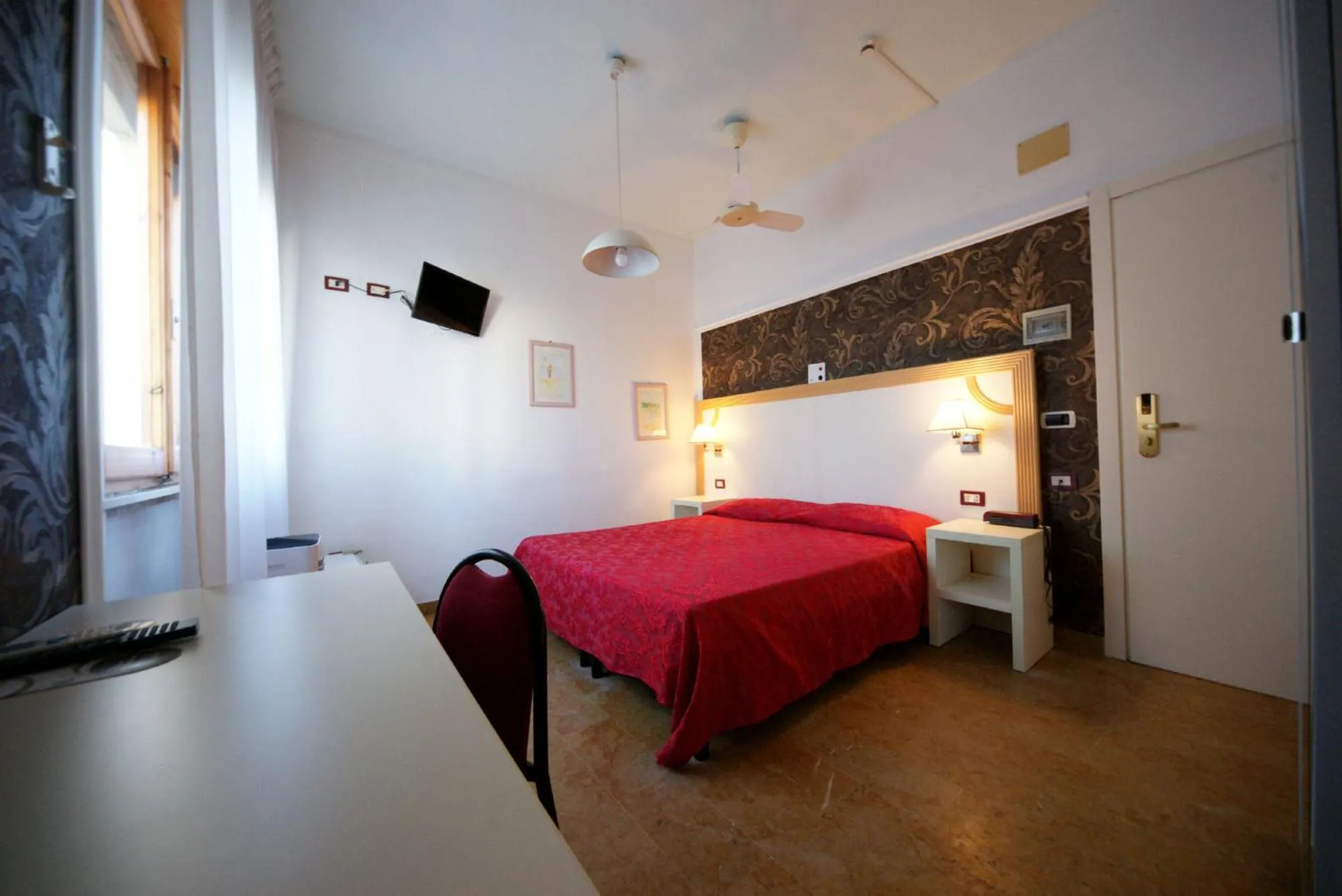 TV and multimedia, Bed in Hotel Liberty