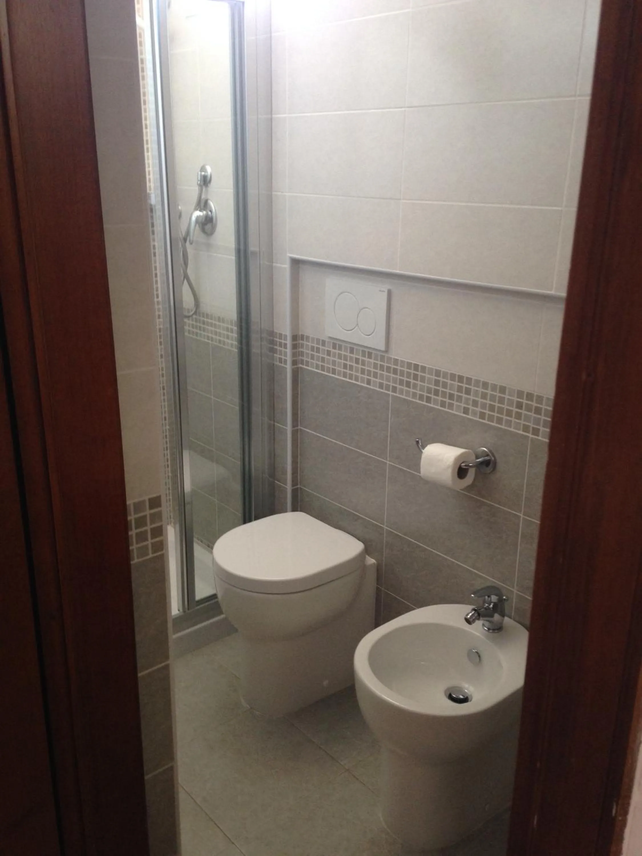 Shower in Hotel Liberty