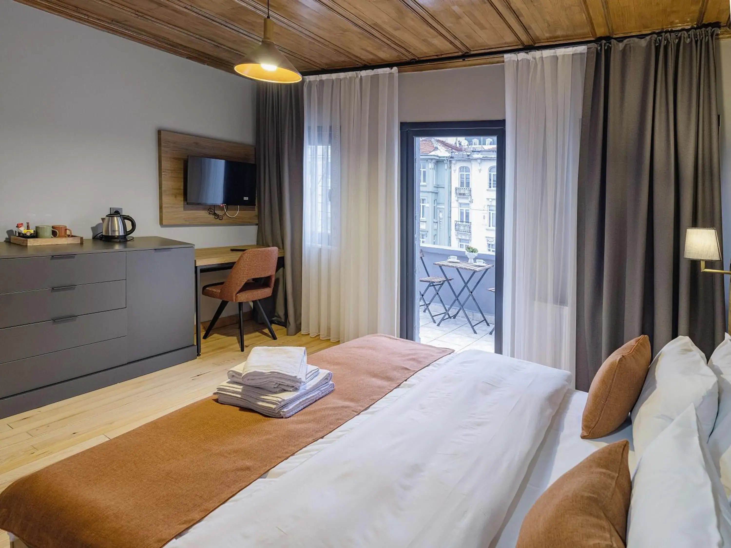 Photo of the whole room, Bed in ROCO Beyoglu Photo of the whole room, Bed in ROCO Beyoglu