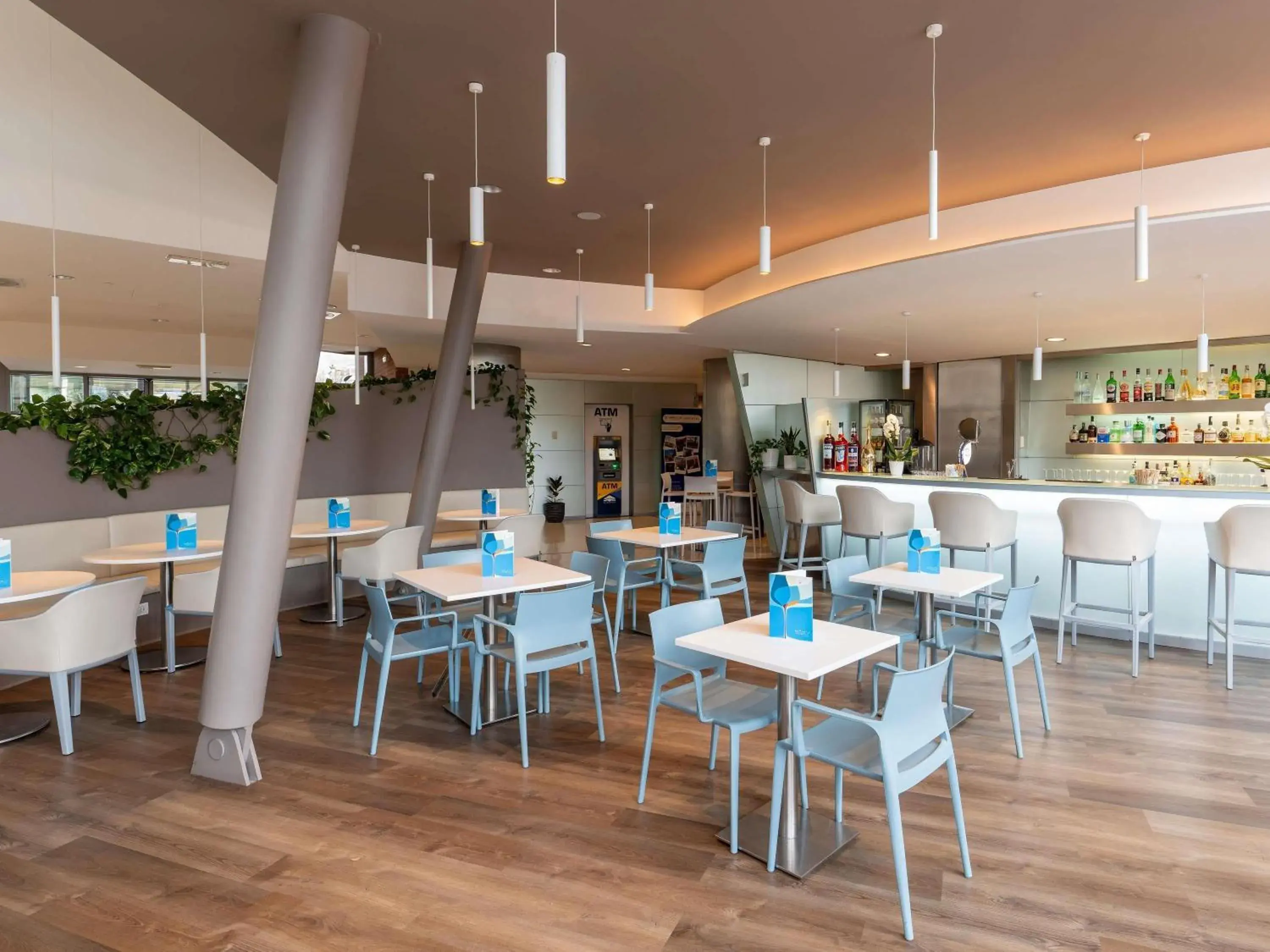 Lounge or bar in Novotel Venezia Mestre Castellana Lounge or bar in Novotel Venezia Mestre Castellana