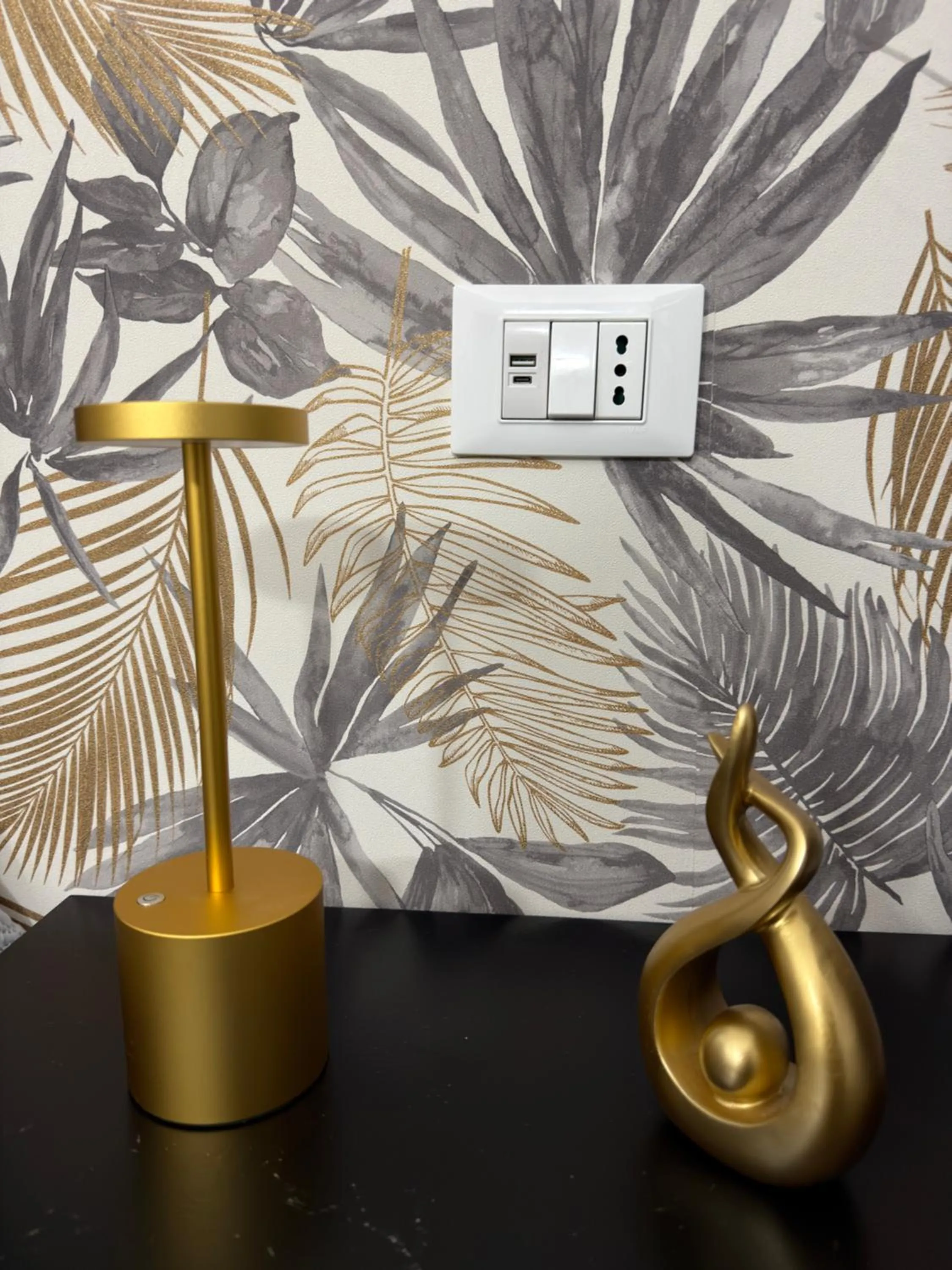 Decorative detail in B&B Melissa