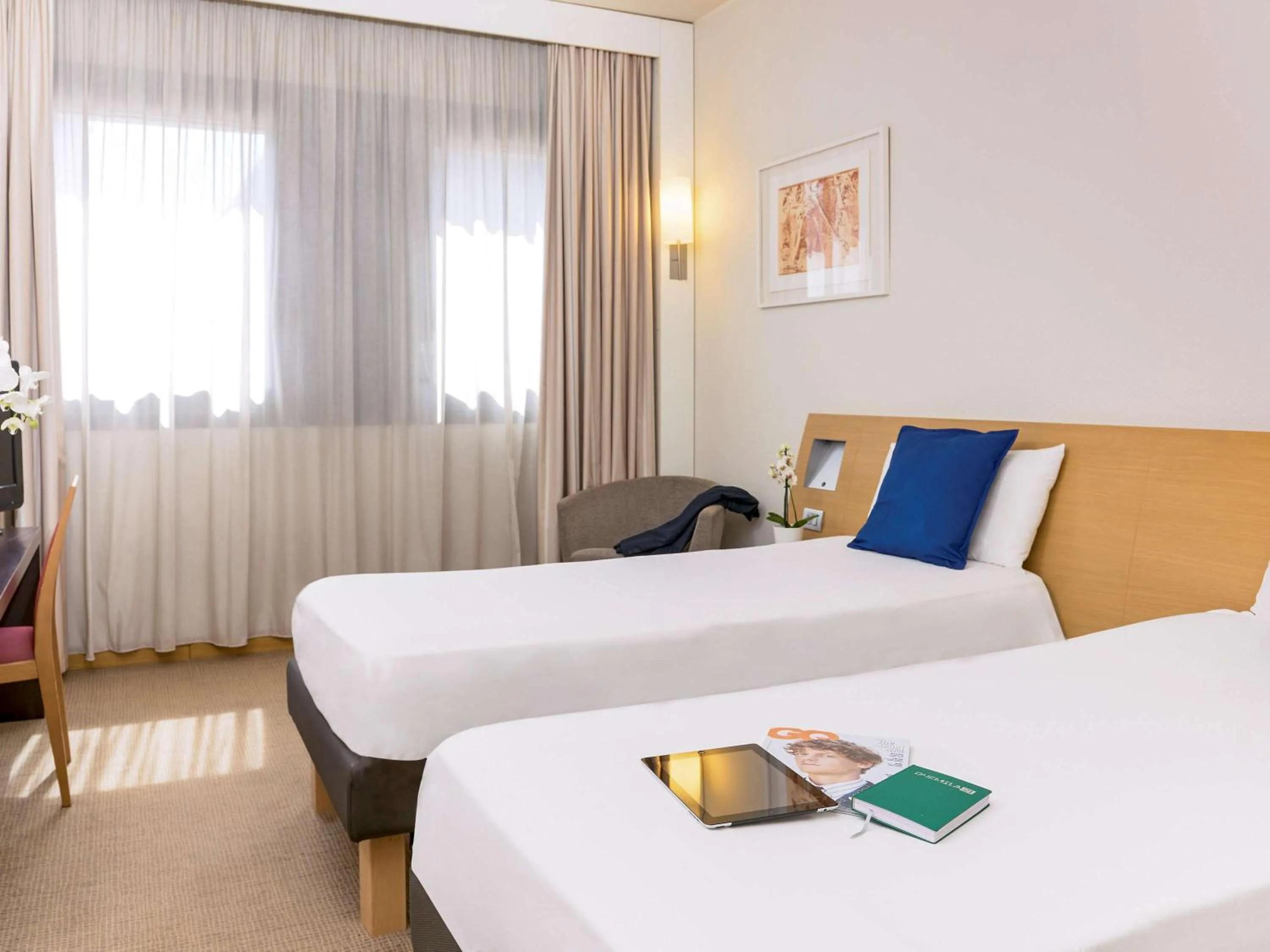 Photo of the whole room in Novotel Milano Nord Ca' Granda