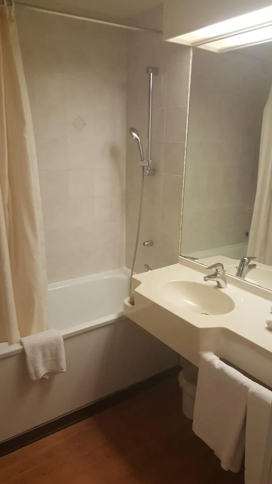 Bathroom in Novotel Firenze Nord Aeroporto