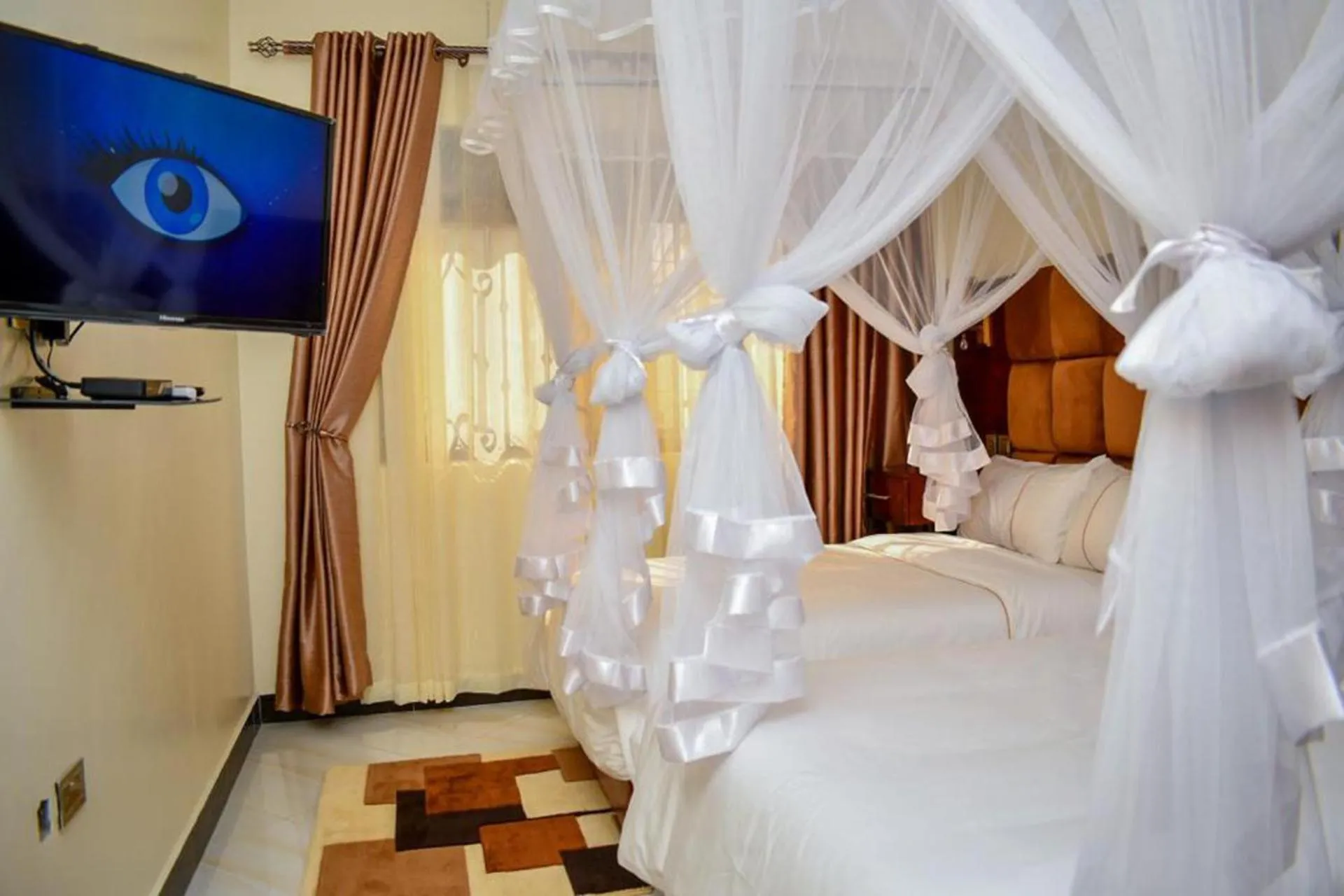 Bedroom, Bed in 2 Bed - Sleeps 4 - Parking - Free Airport Shuttle