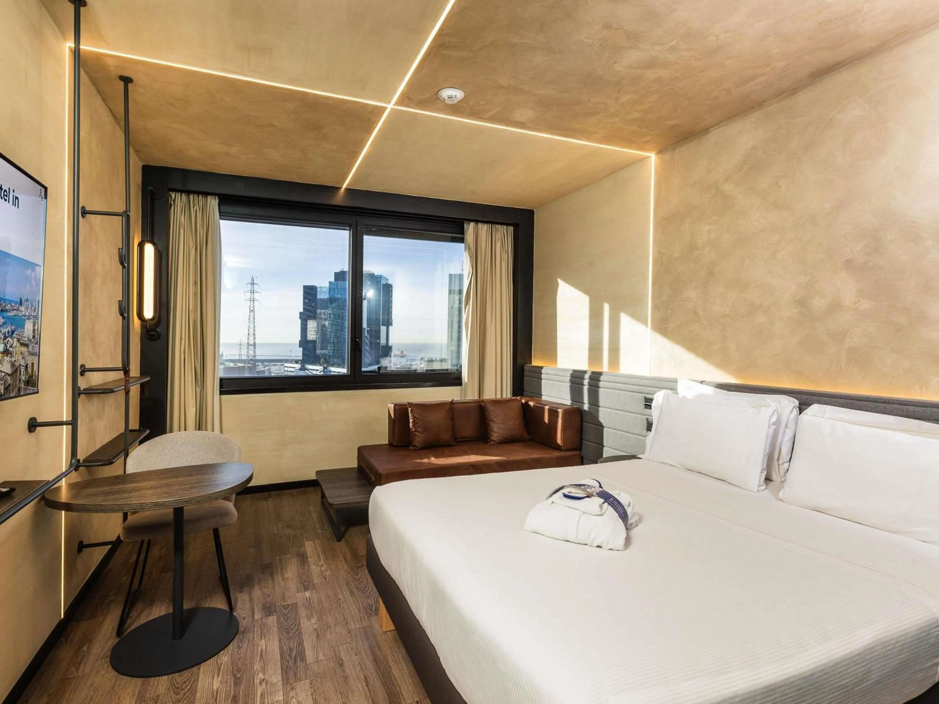 Bedroom, Bed in Novotel Genova City