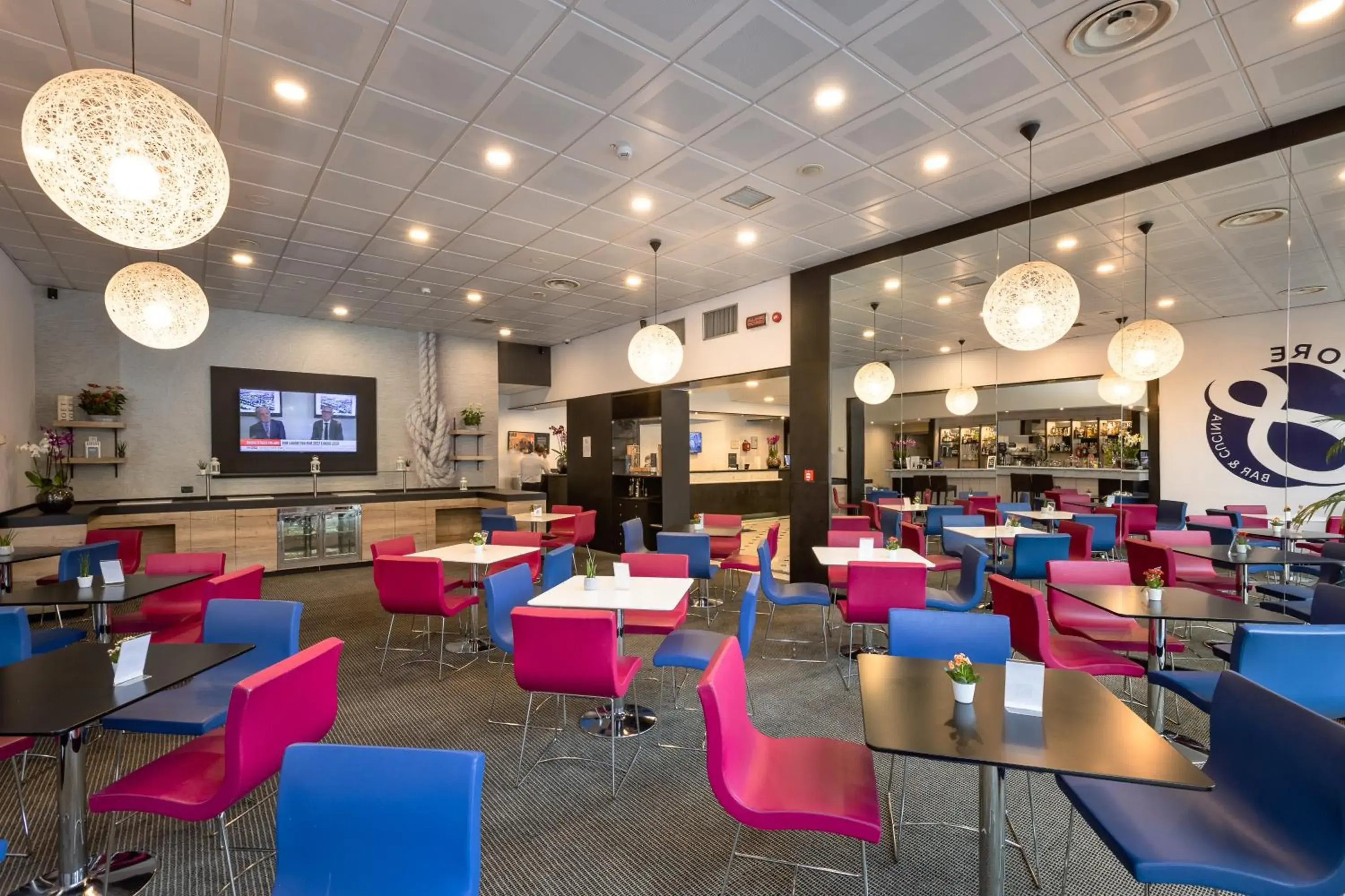 Lobby or reception in Novotel Genova City Lobby or reception in Novotel Genova City