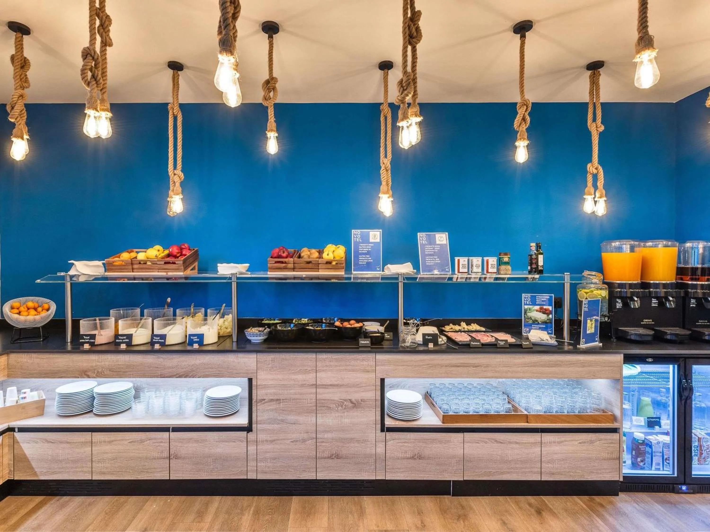 Restaurant/places to eat in Novotel Genova City