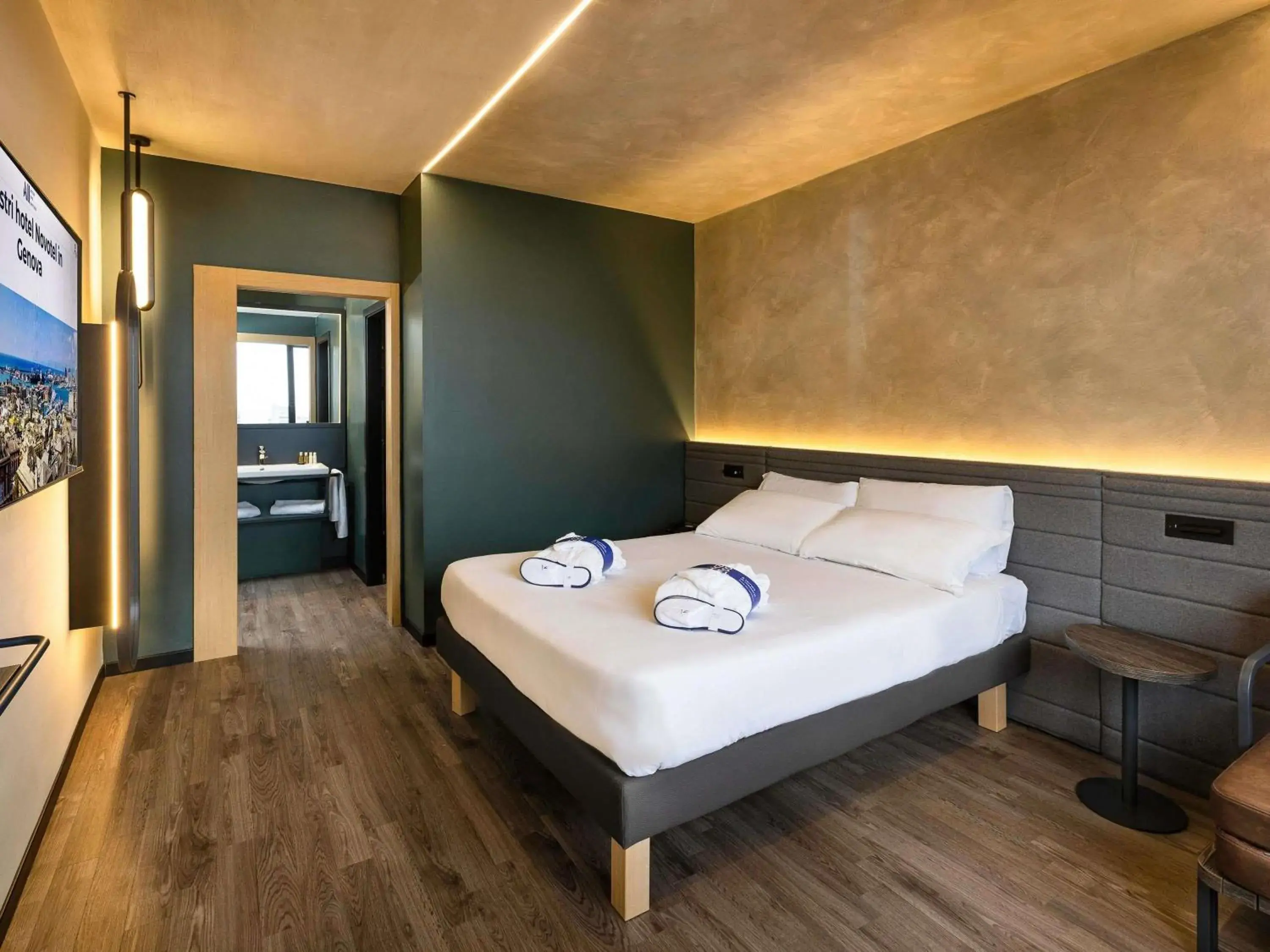 Bedroom, Bed in Novotel Genova City Bedroom, Bed in Novotel Genova City