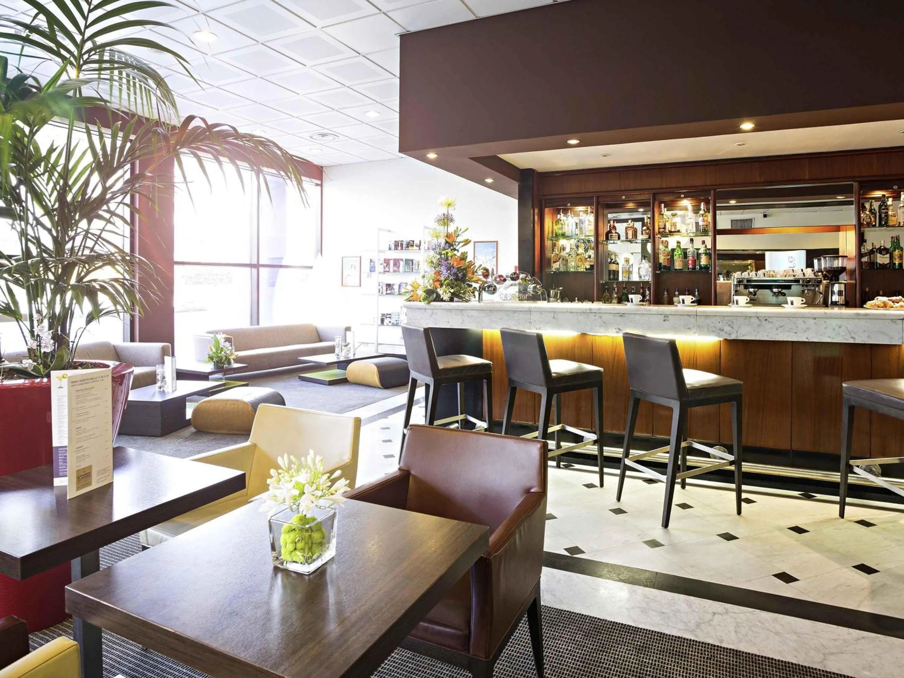 Lounge or bar in Novotel Genova City
