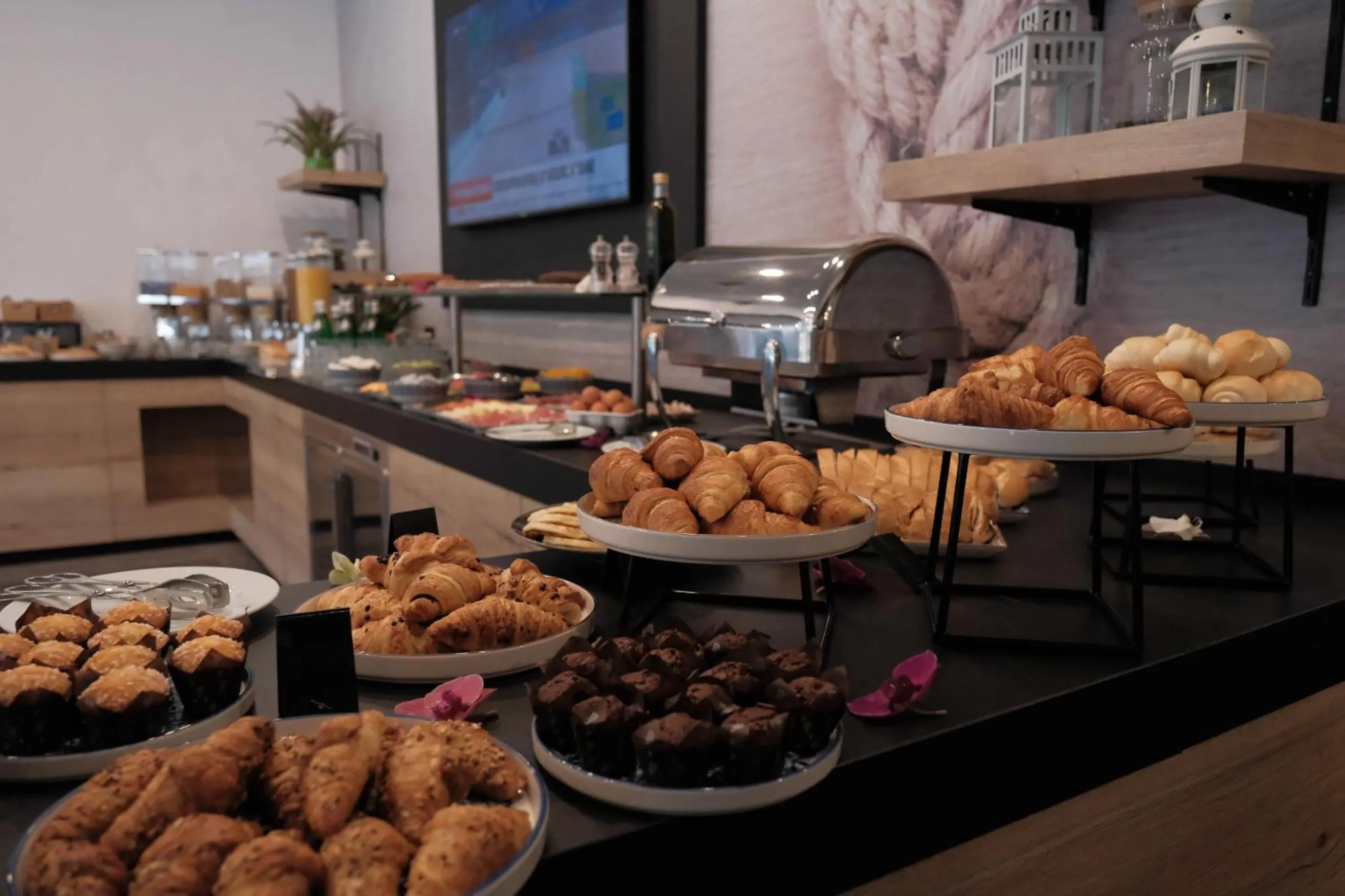 Breakfast in Novotel Genova City