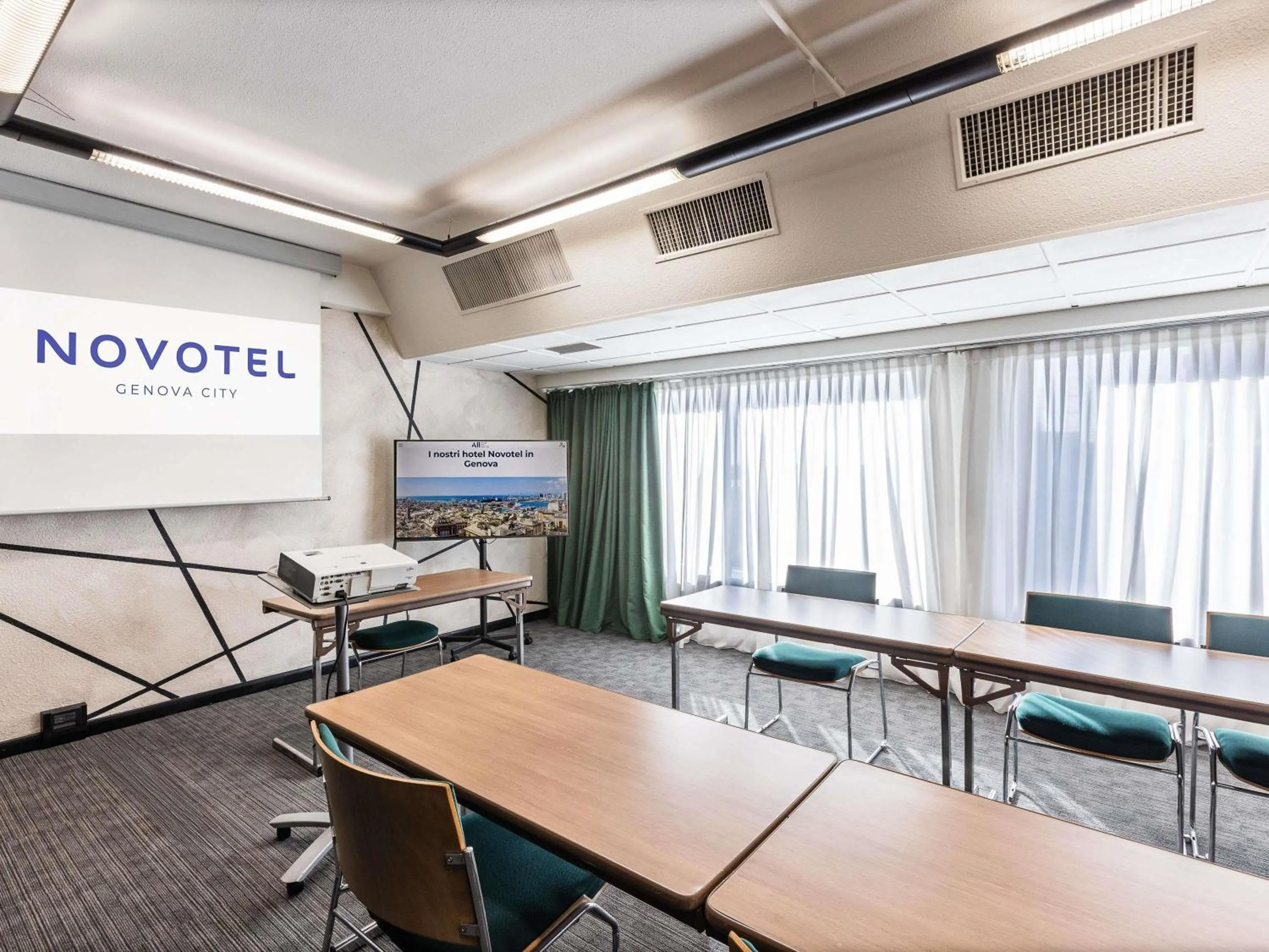 Meeting/conference room in Novotel Genova City