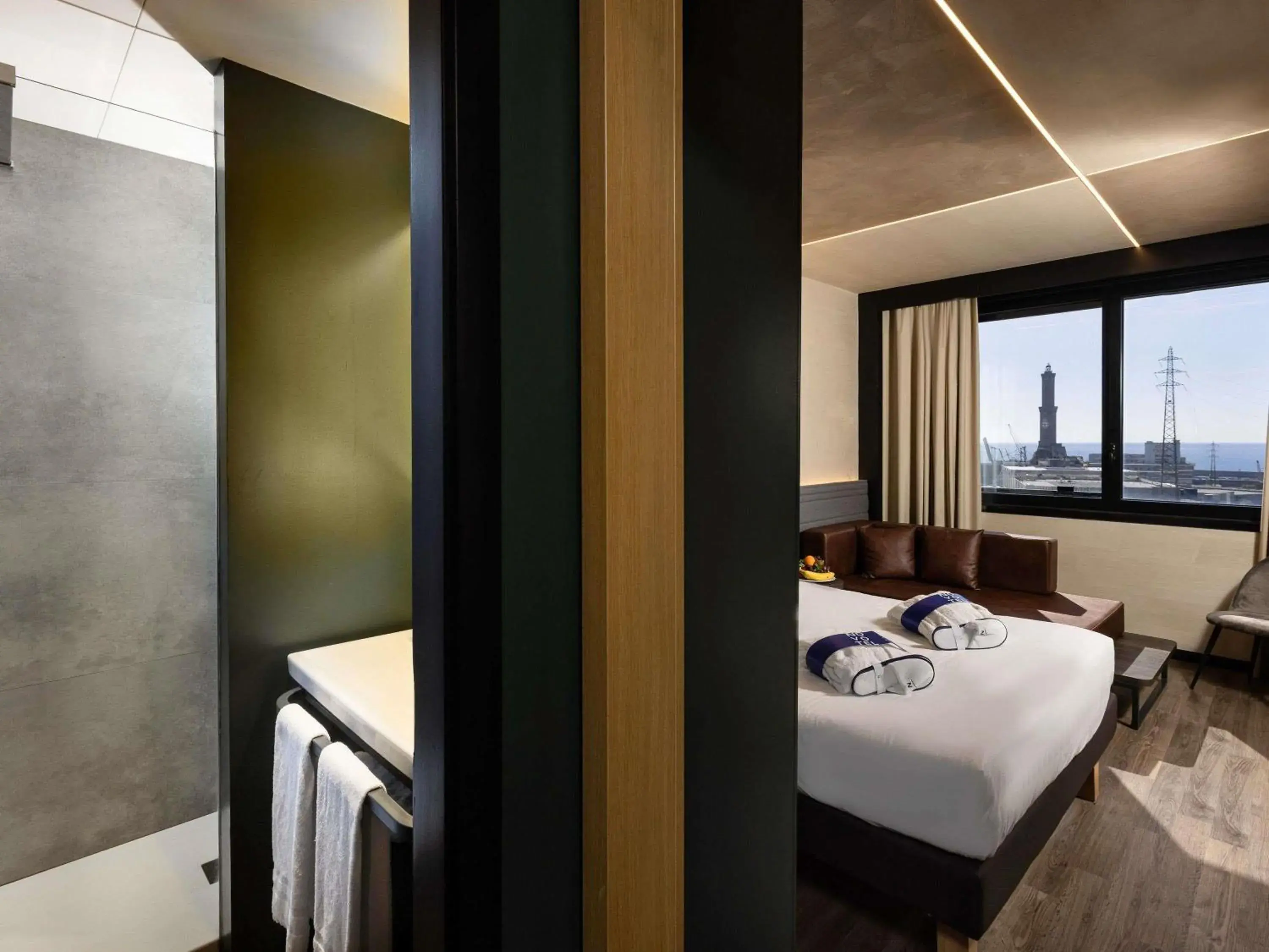 Bedroom, Bed in Novotel Genova City Bedroom, Bed in Novotel Genova City