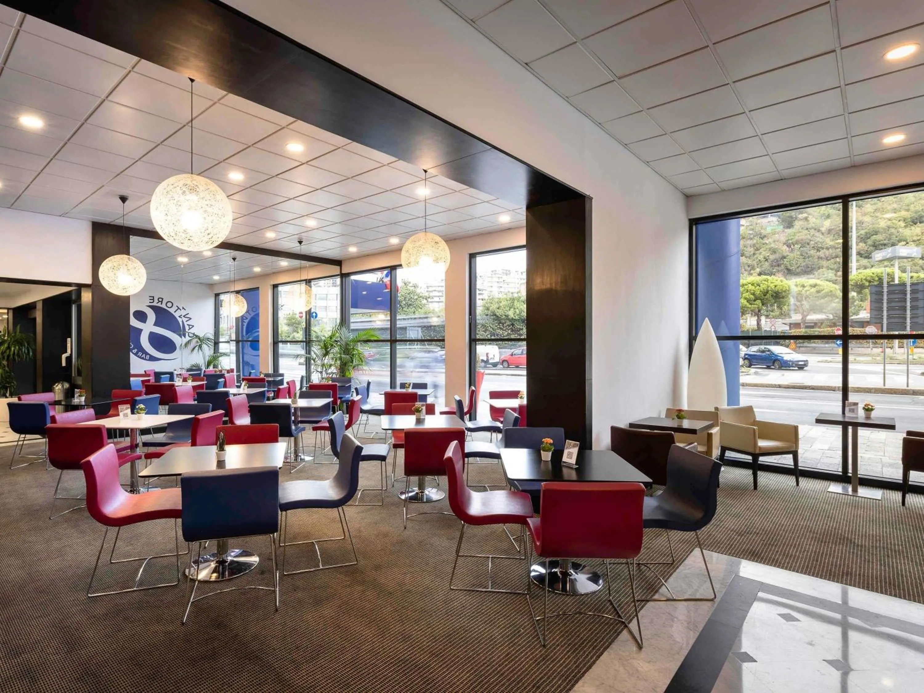 Lounge or bar in Novotel Genova City