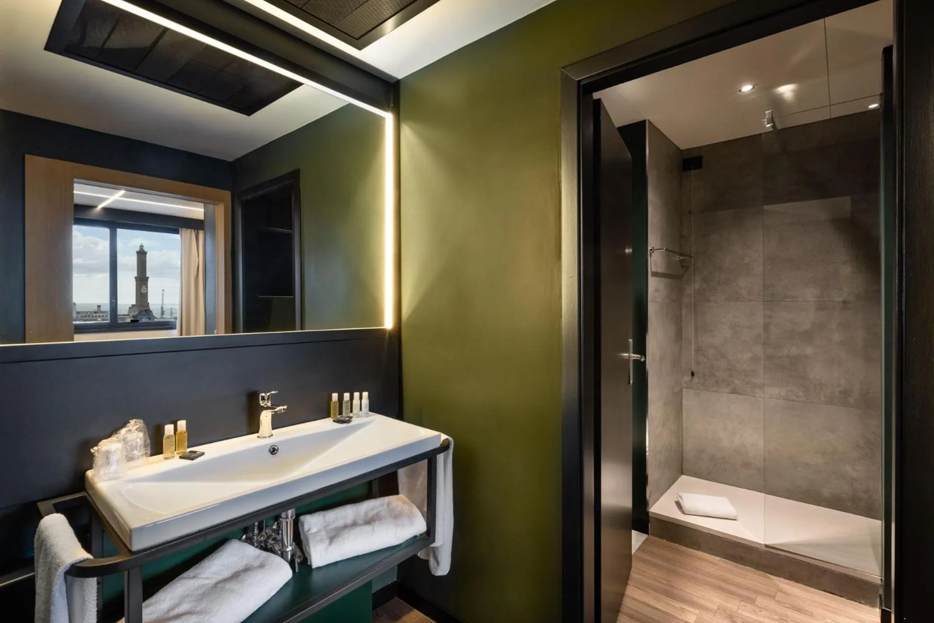 Shower in Novotel Genova City