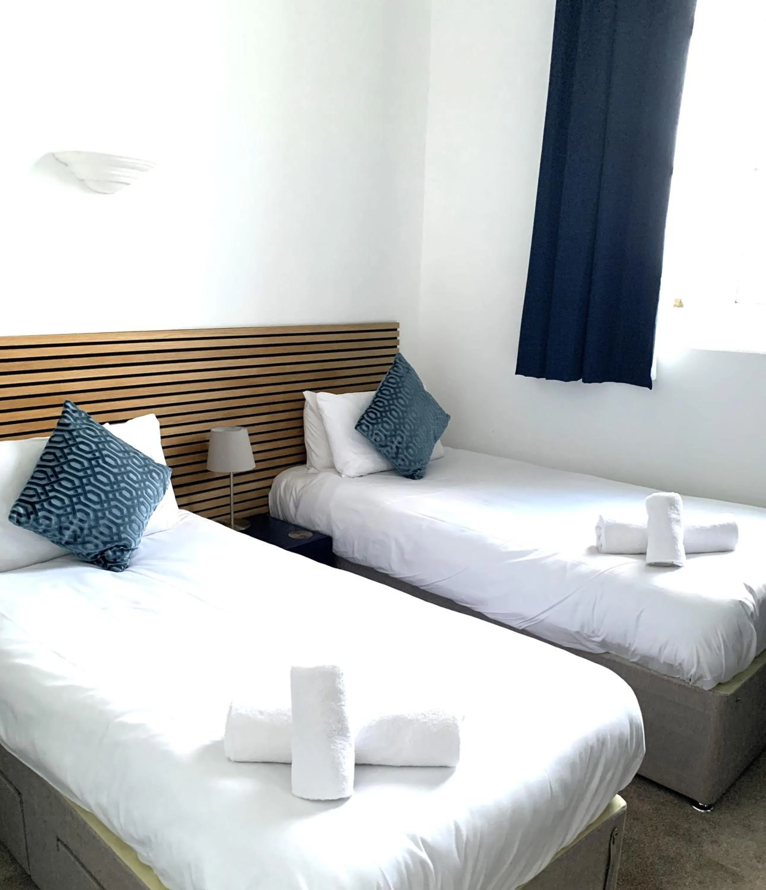Bedroom, Bed in Betty's Minster View - 6 Twins or 3 Superkings -Central with Free Parking