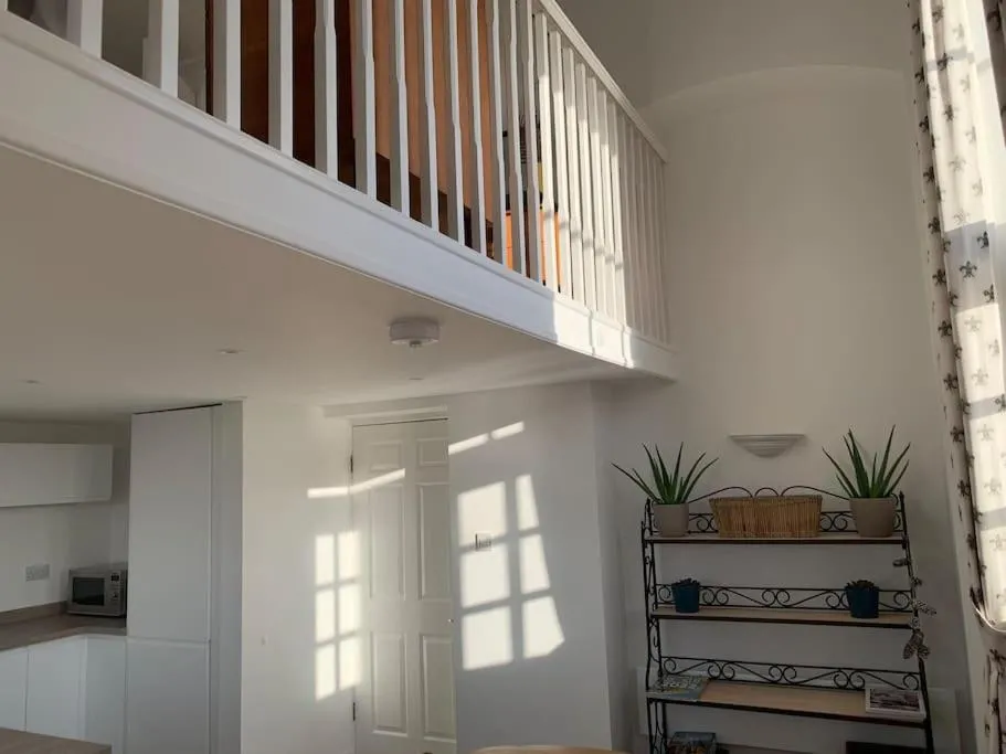 Dining area in Betty's Minster View - 6 Twins or 3 Superkings -Central with Free Parking