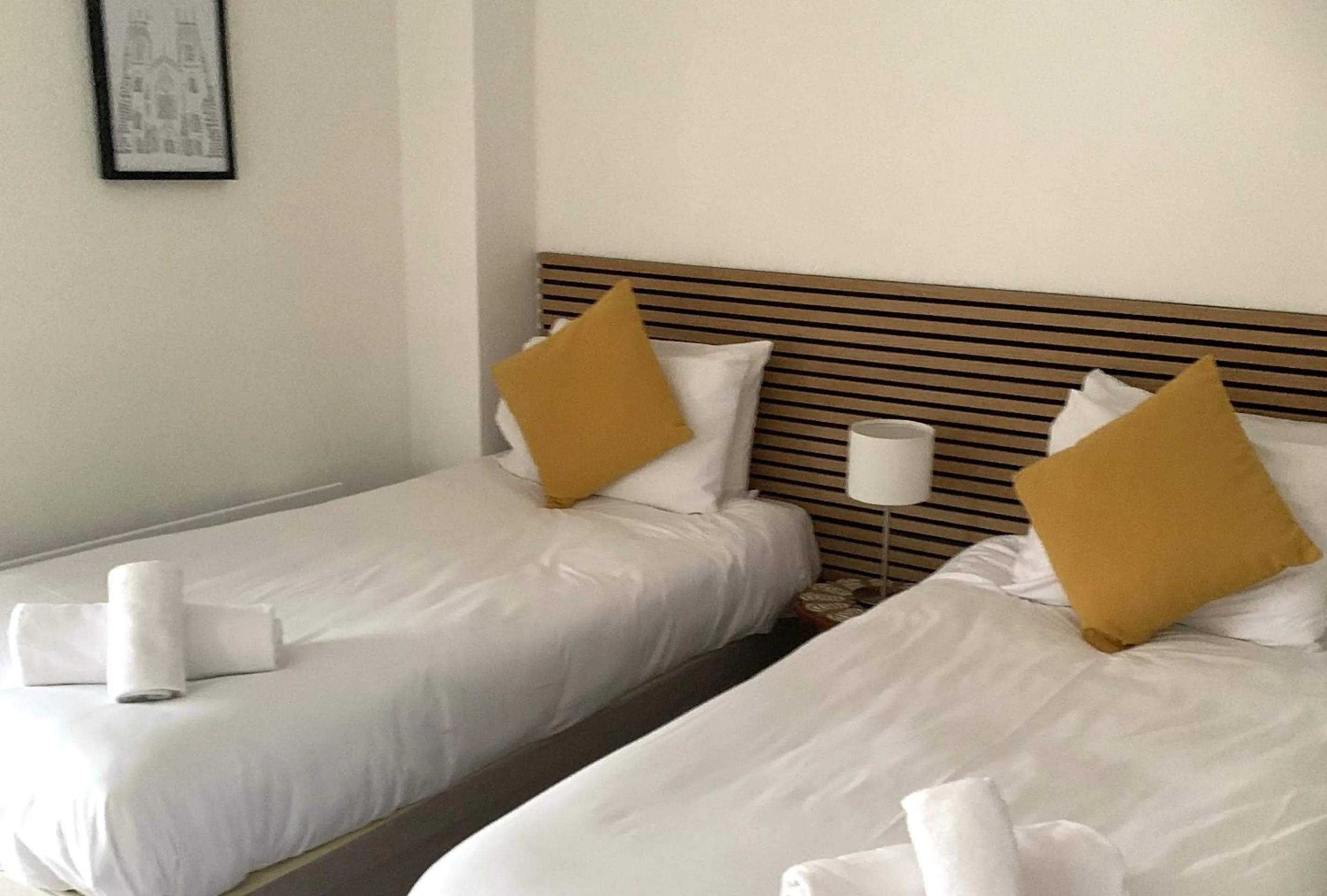 Bedroom, Bed in Betty's Minster View - 6 Twins or 3 Superkings -Central with Free Parking