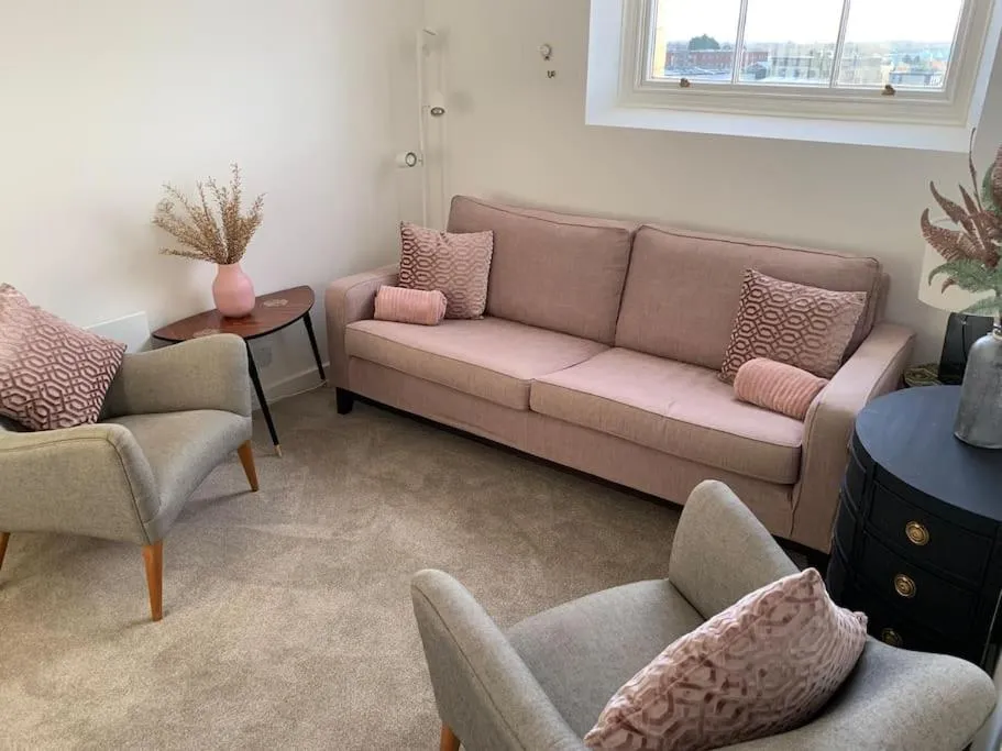 Lounge or bar in Betty's Minster View - 6 Twins or 3 Superkings -Central with Free Parking