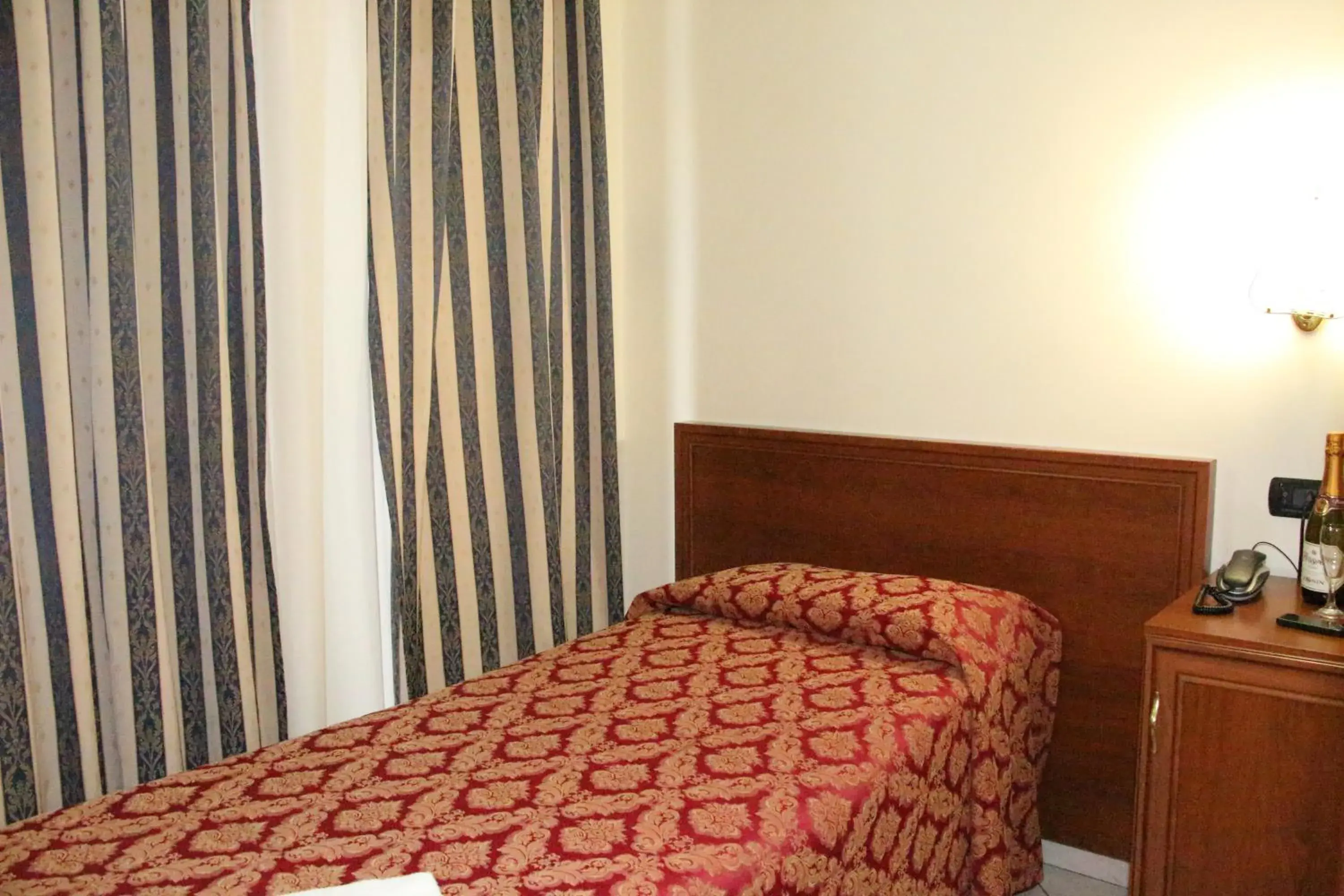 Bed in Hotel Mirage Bed in Hotel Mirage