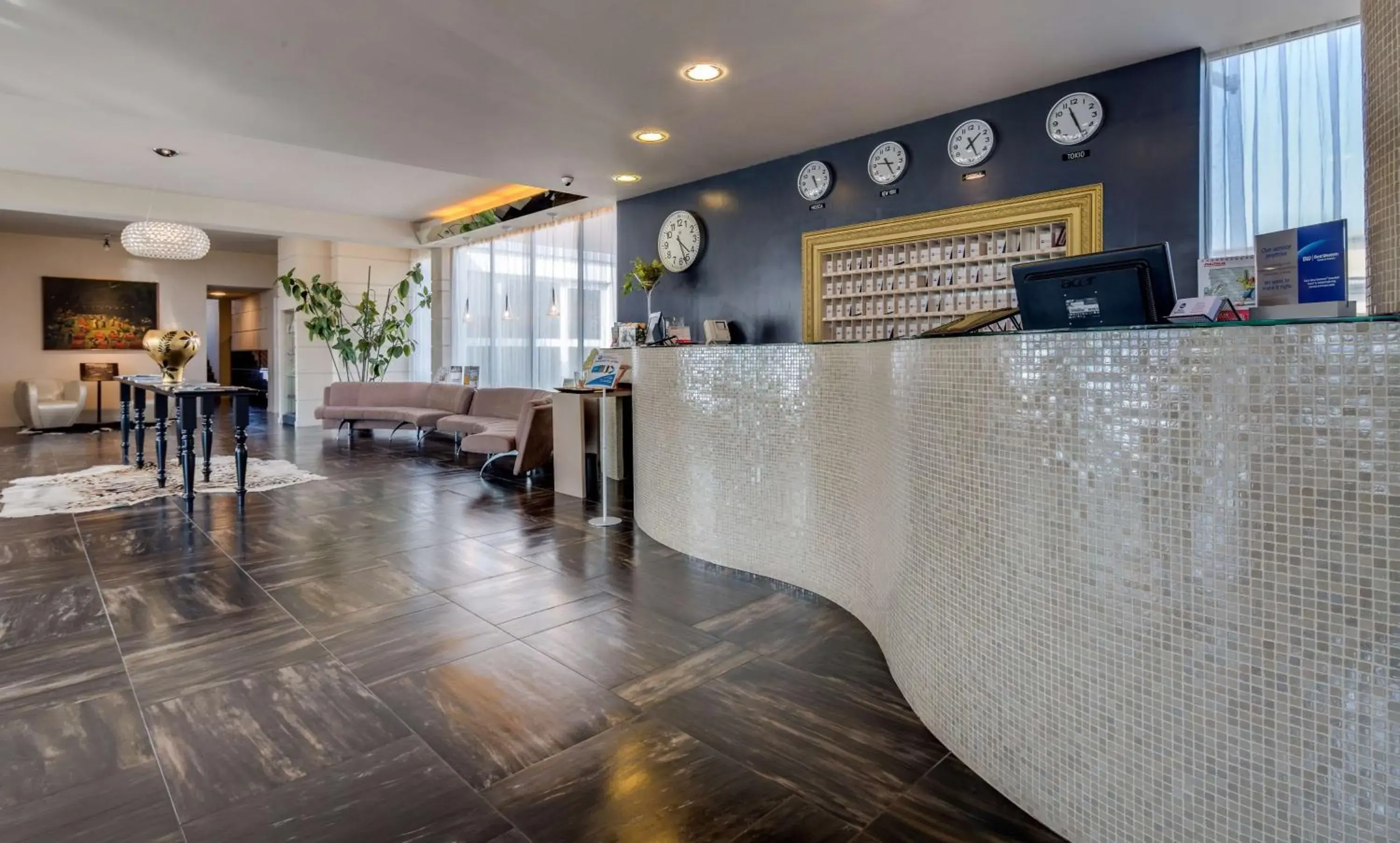 Lobby or reception in Best Western Plus Hotel Farnese Lobby or reception in Best Western Plus Hotel Farnese