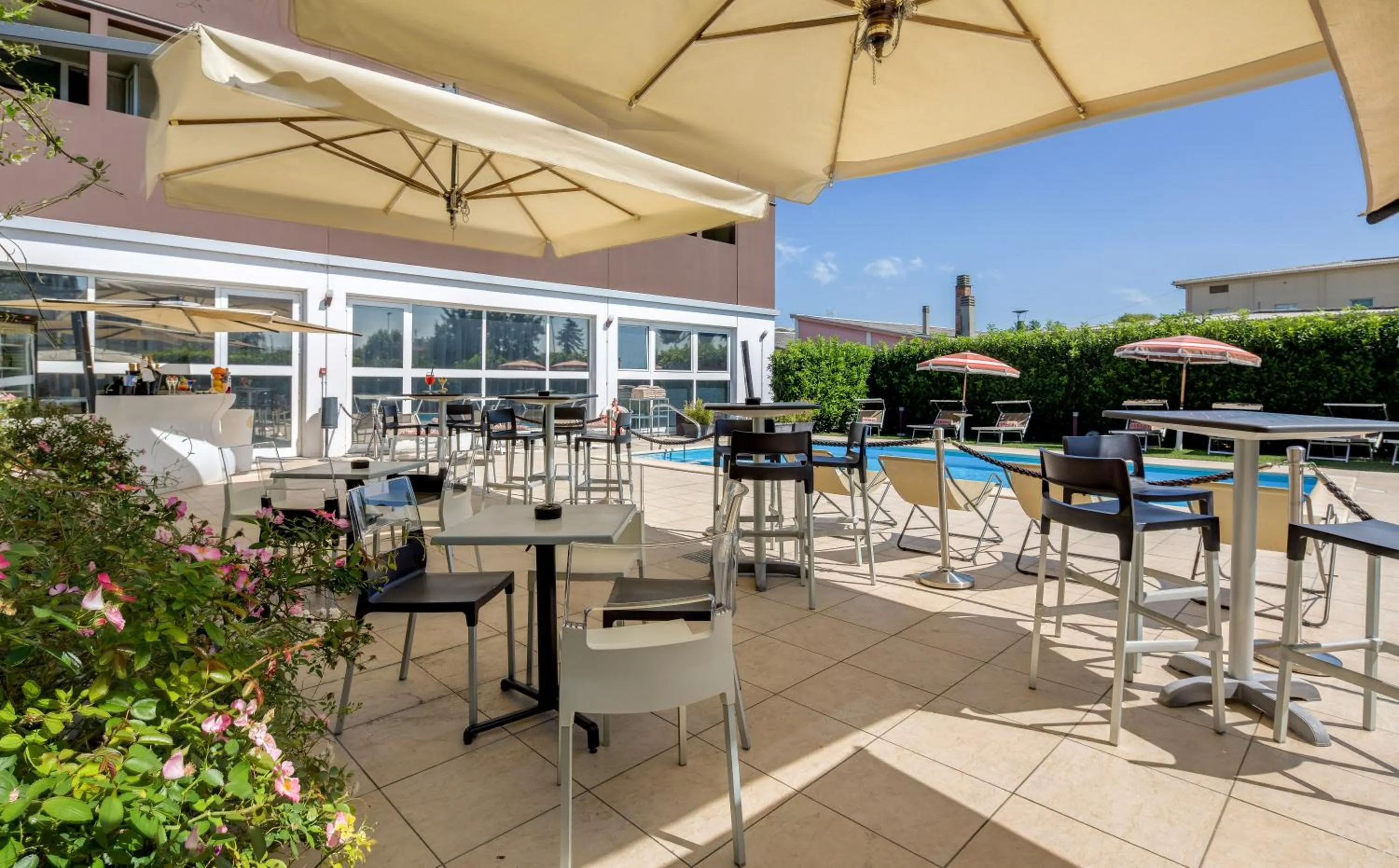 Pool view in Best Western Plus Hotel Farnese