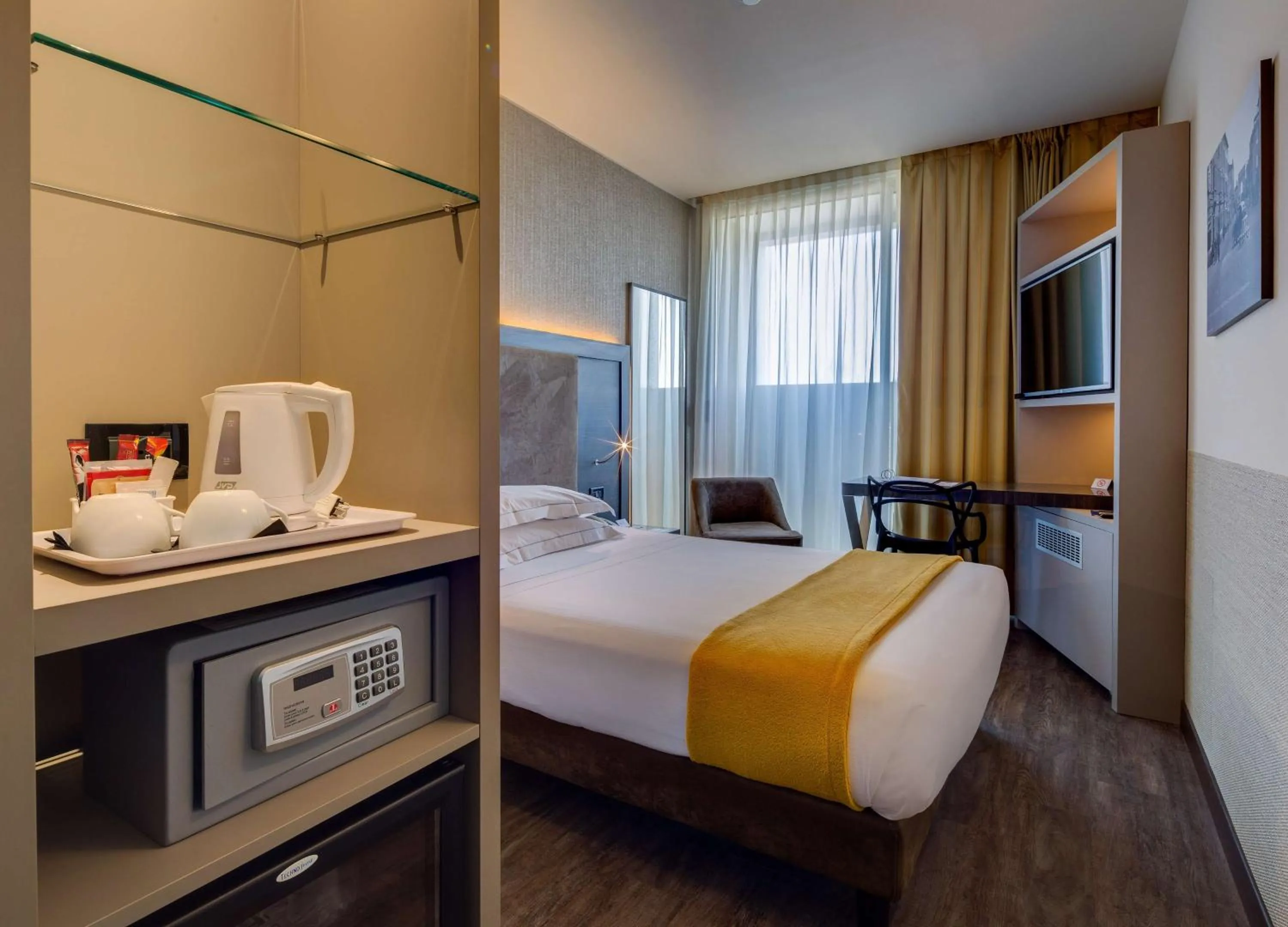 Bedroom, Bed in Best Western Plus Hotel Farnese